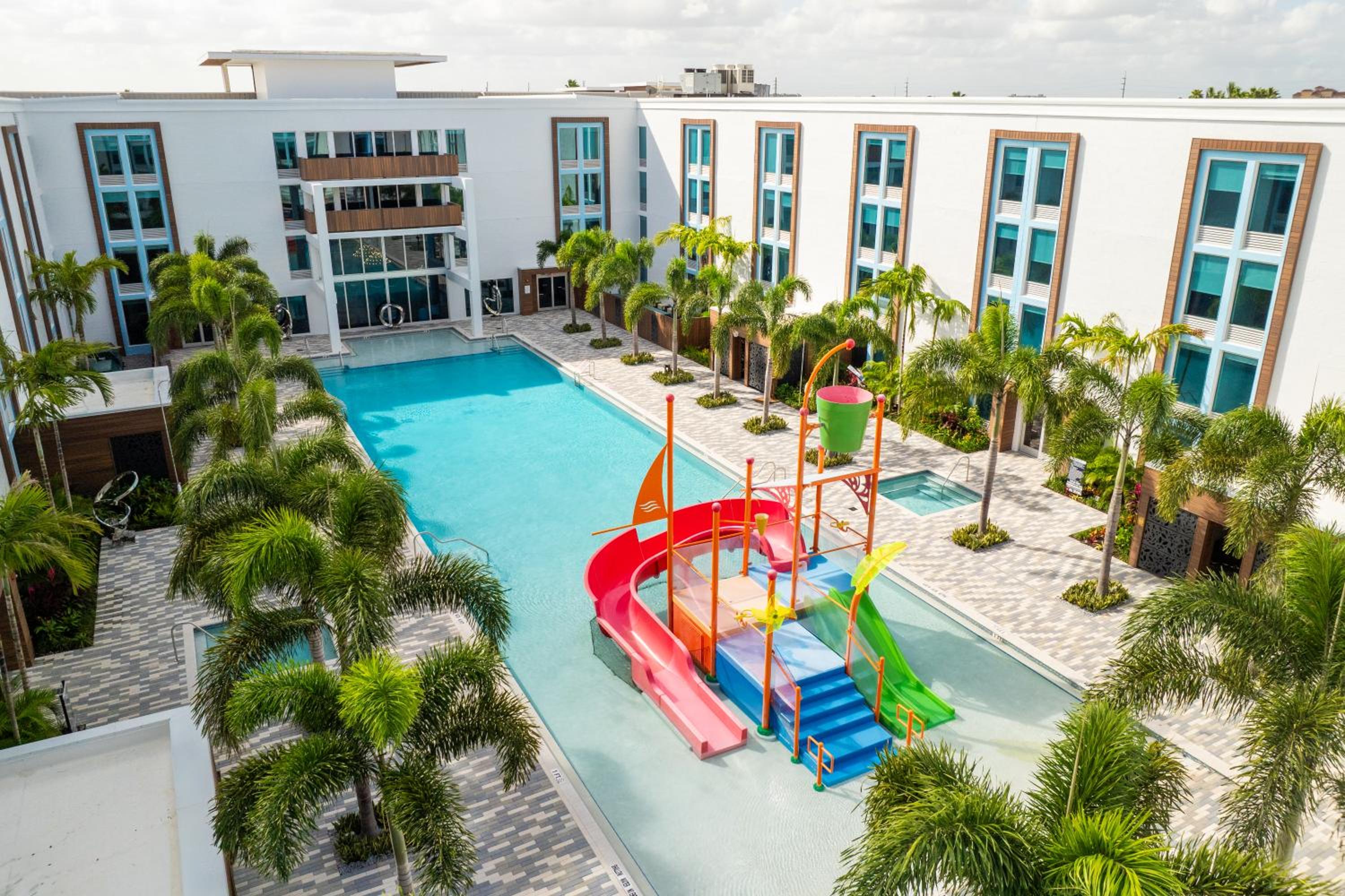 Kompose Boutique Resort @ Theme Parks