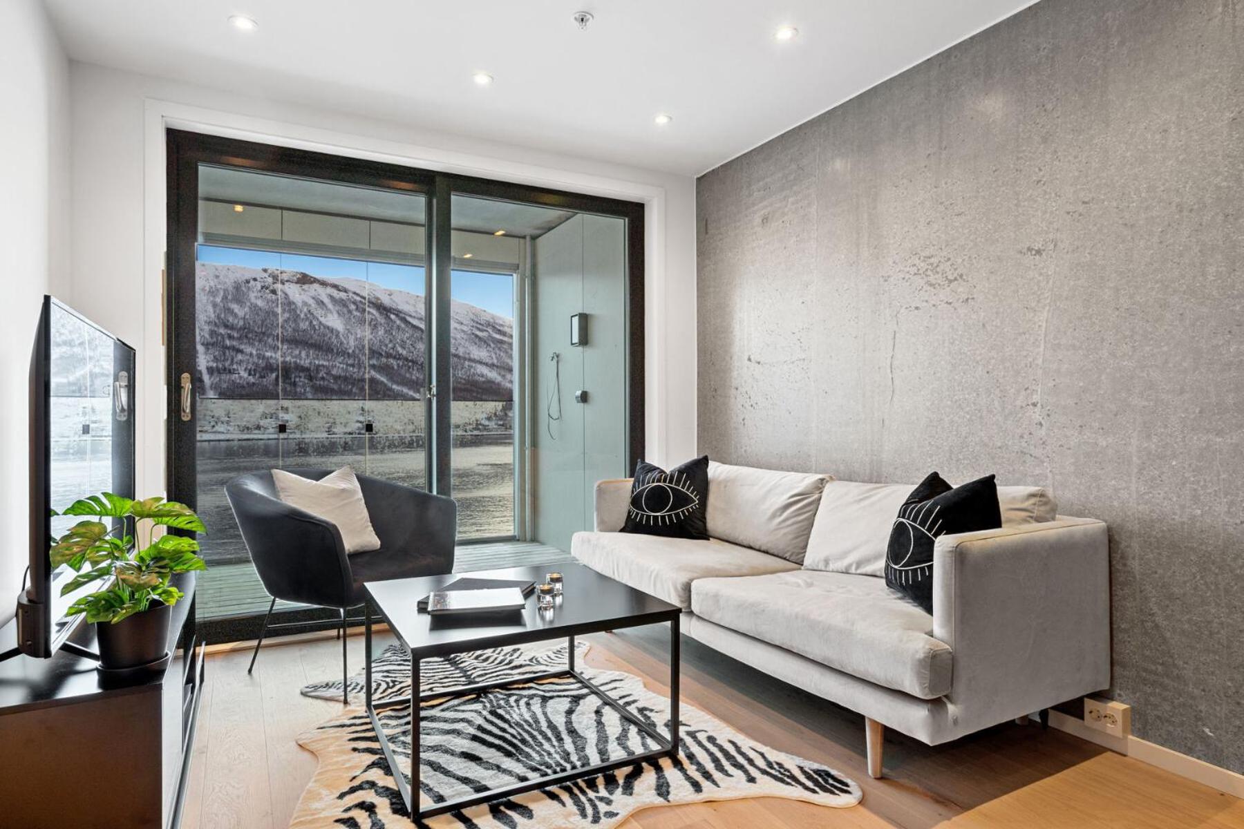 Arctic Panorama Apartment