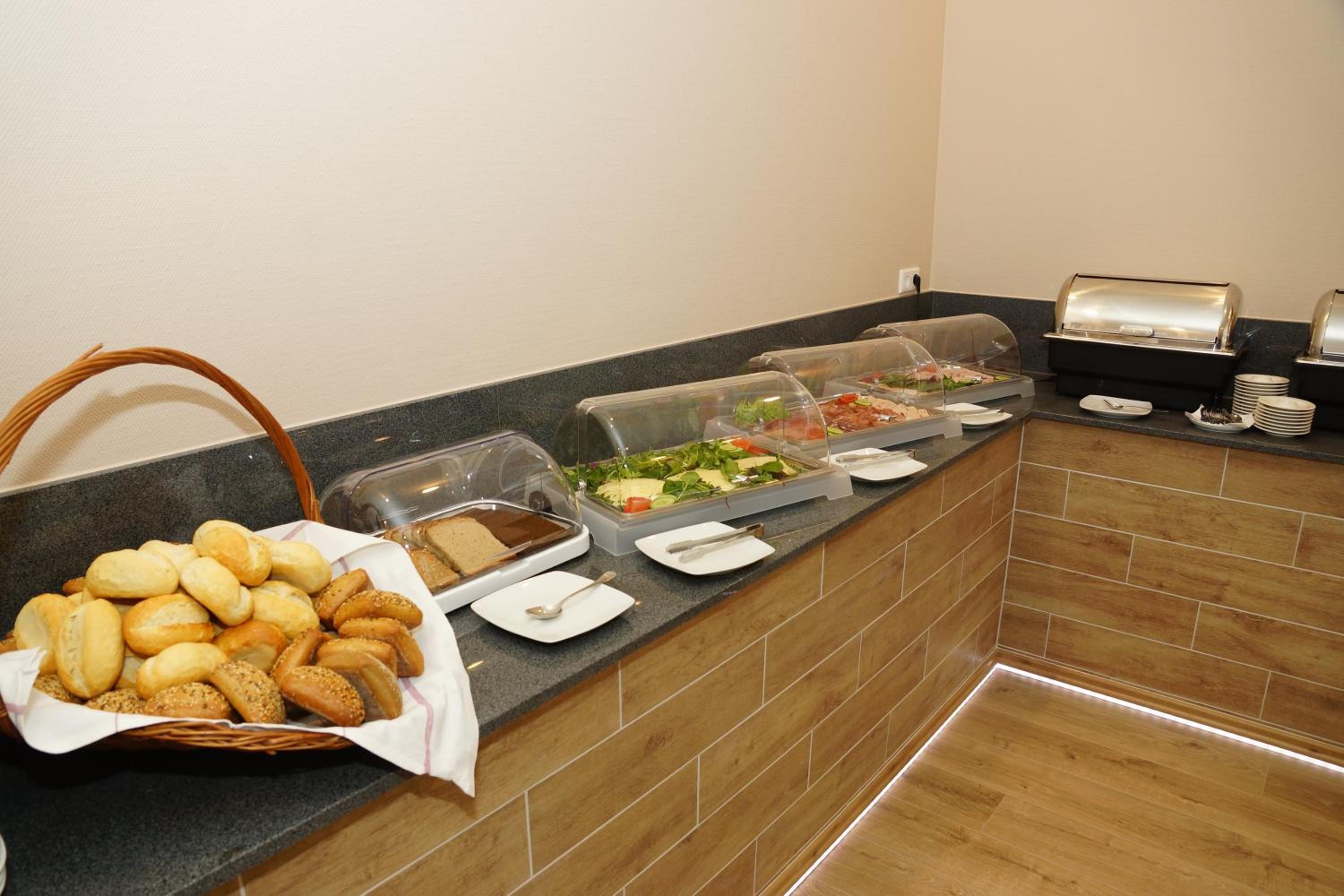 Hotel Deutsches Haus - Property Image 2