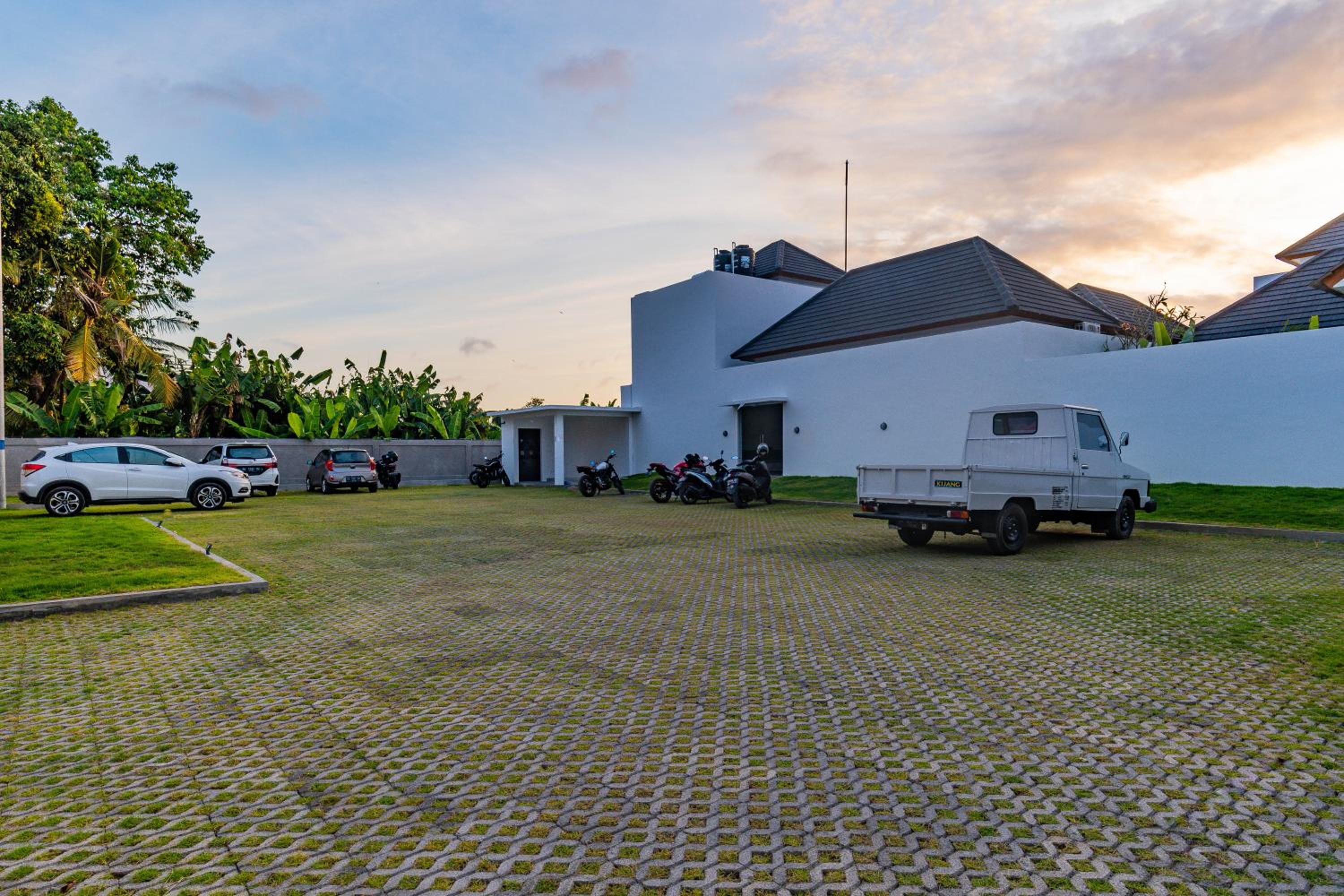 Villa Yolanda - Seminyak Beach