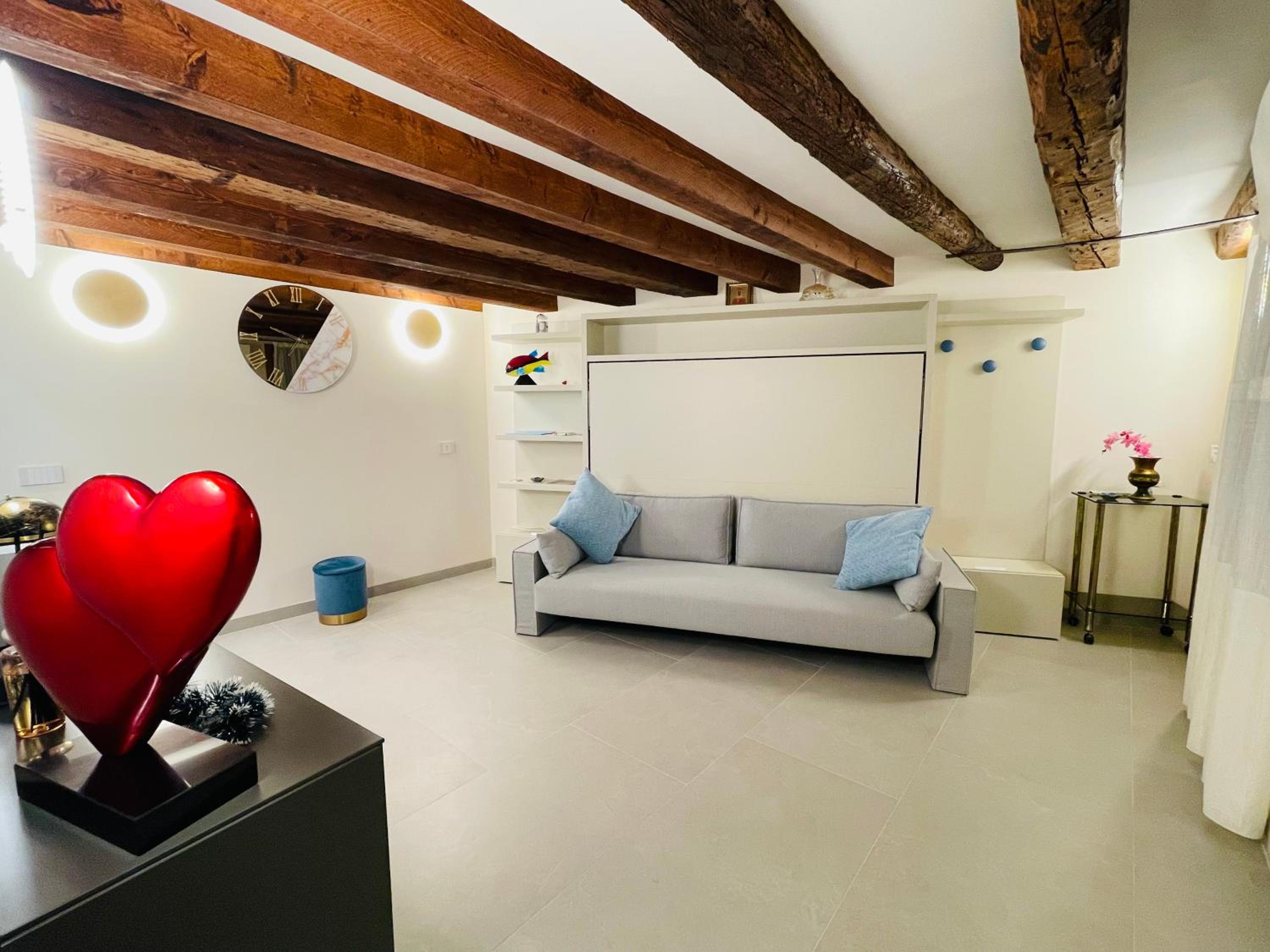 Twin Hearts Venice Residence
