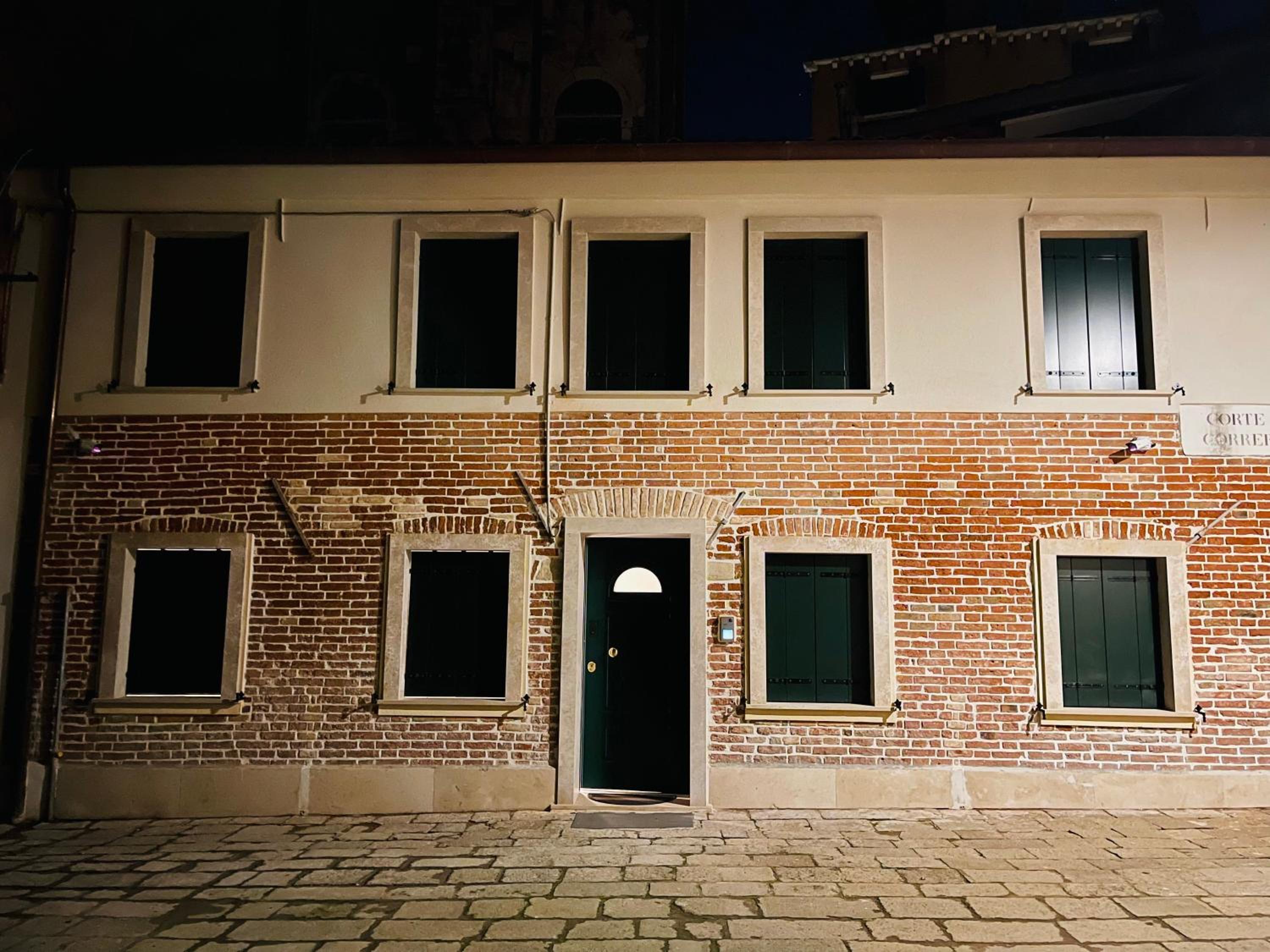 Twin Hearts Venice Residence