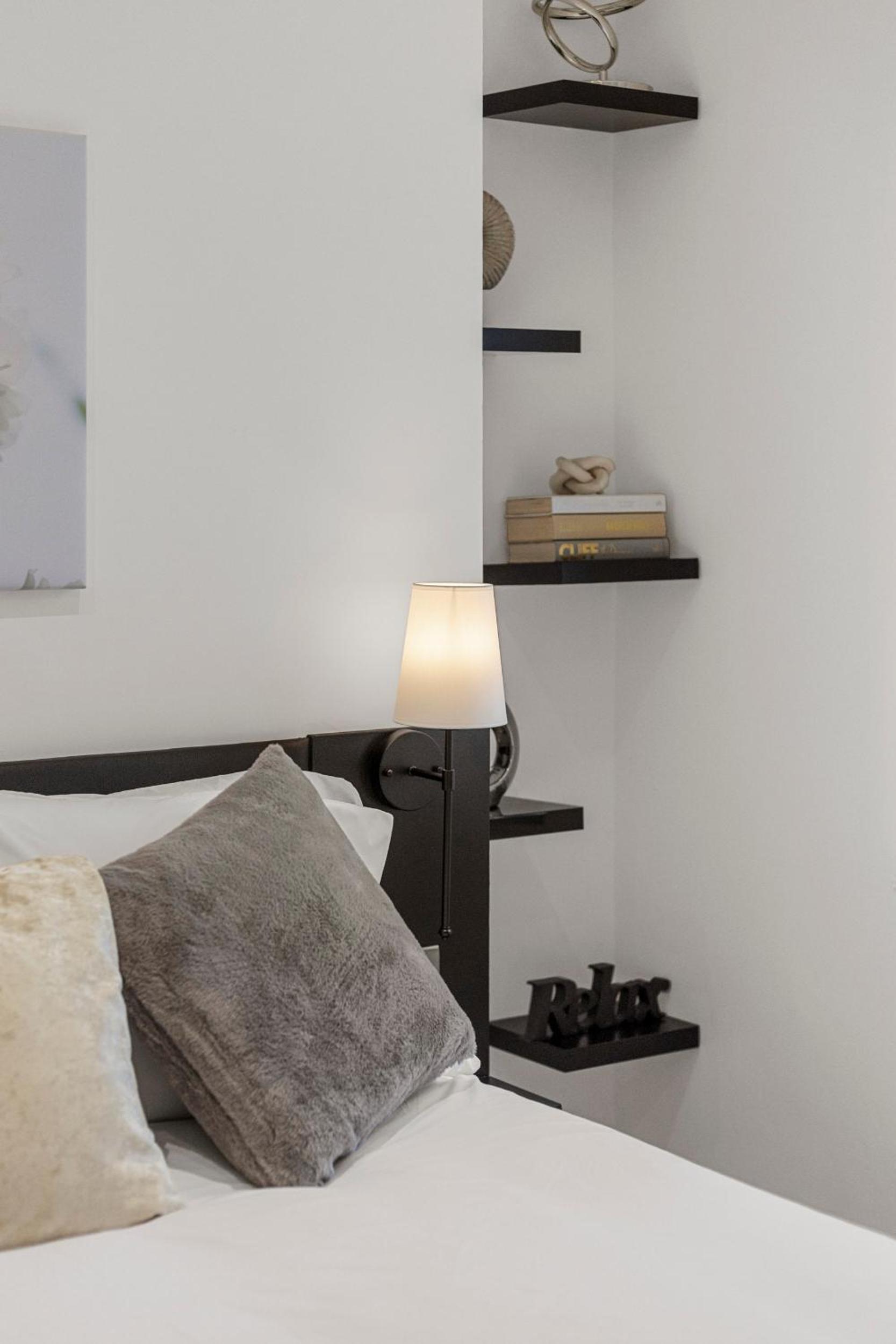 Jasmine Suite by Yielding Bricks