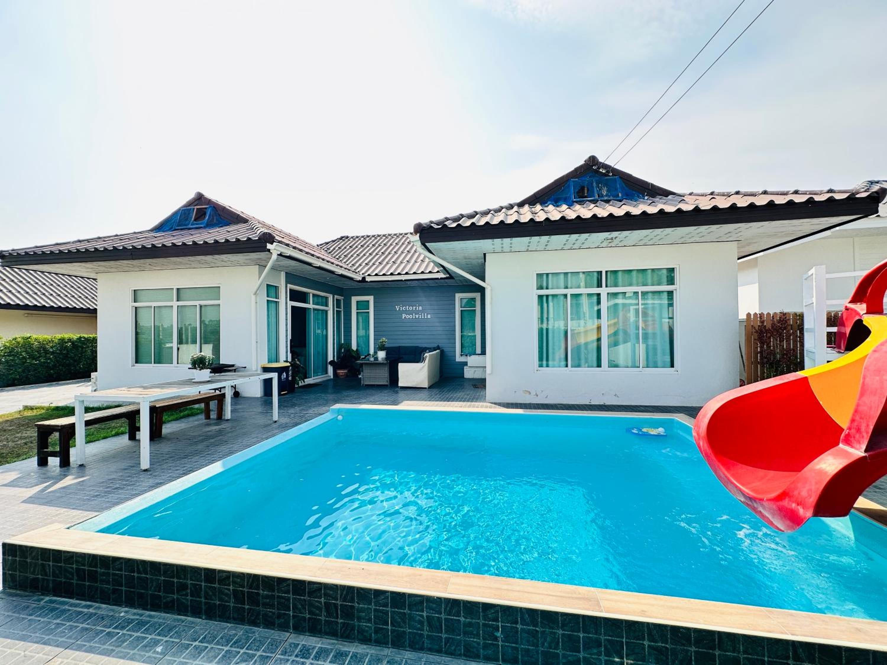Victoria Poolvilla Pattaya by Chon