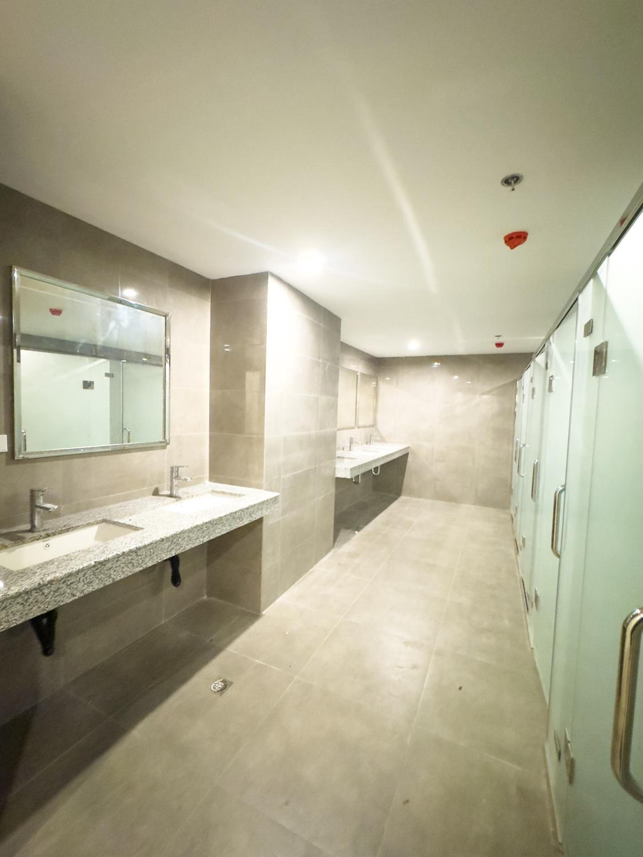 Spacious 2BR Apartment Hotel near City of Dreams, Airport, MOA, Okada, Ayala Malls, and Solaire Casino with free 5 pool access