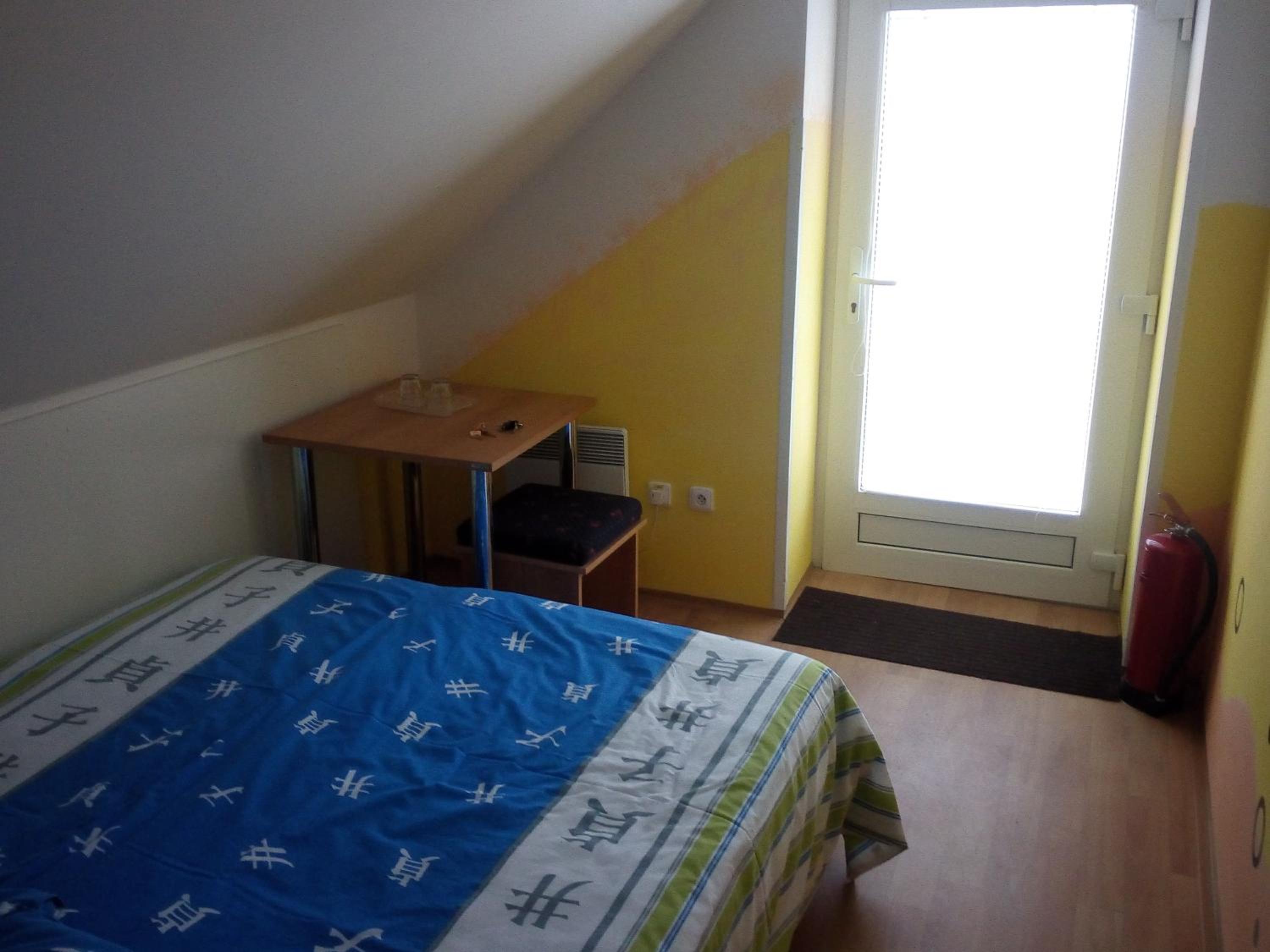 Photo 7