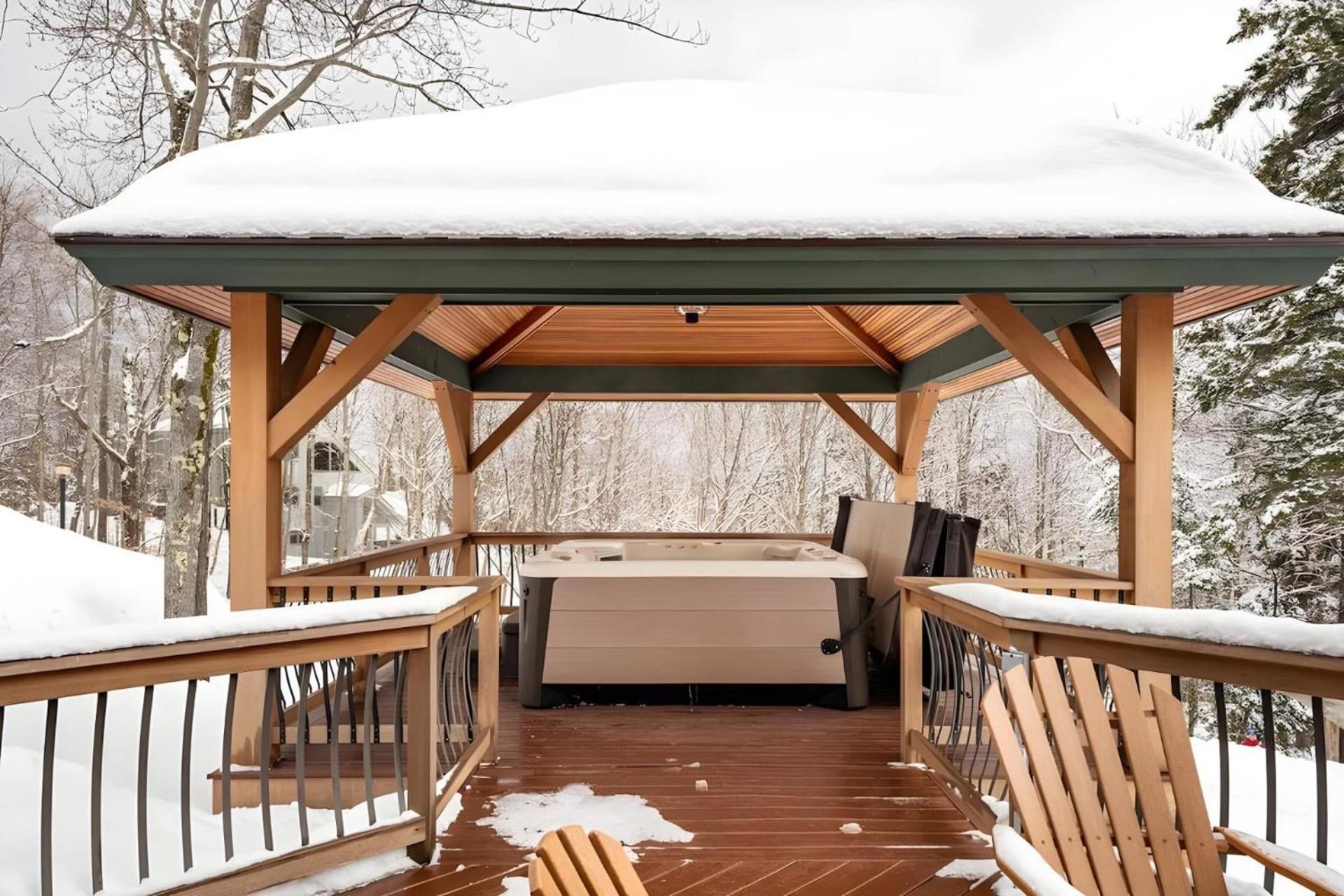 Slopeside Estate Luxurious Home on Great Eastern - Ski On Ski Off, Hot Tub, Private Shuttle