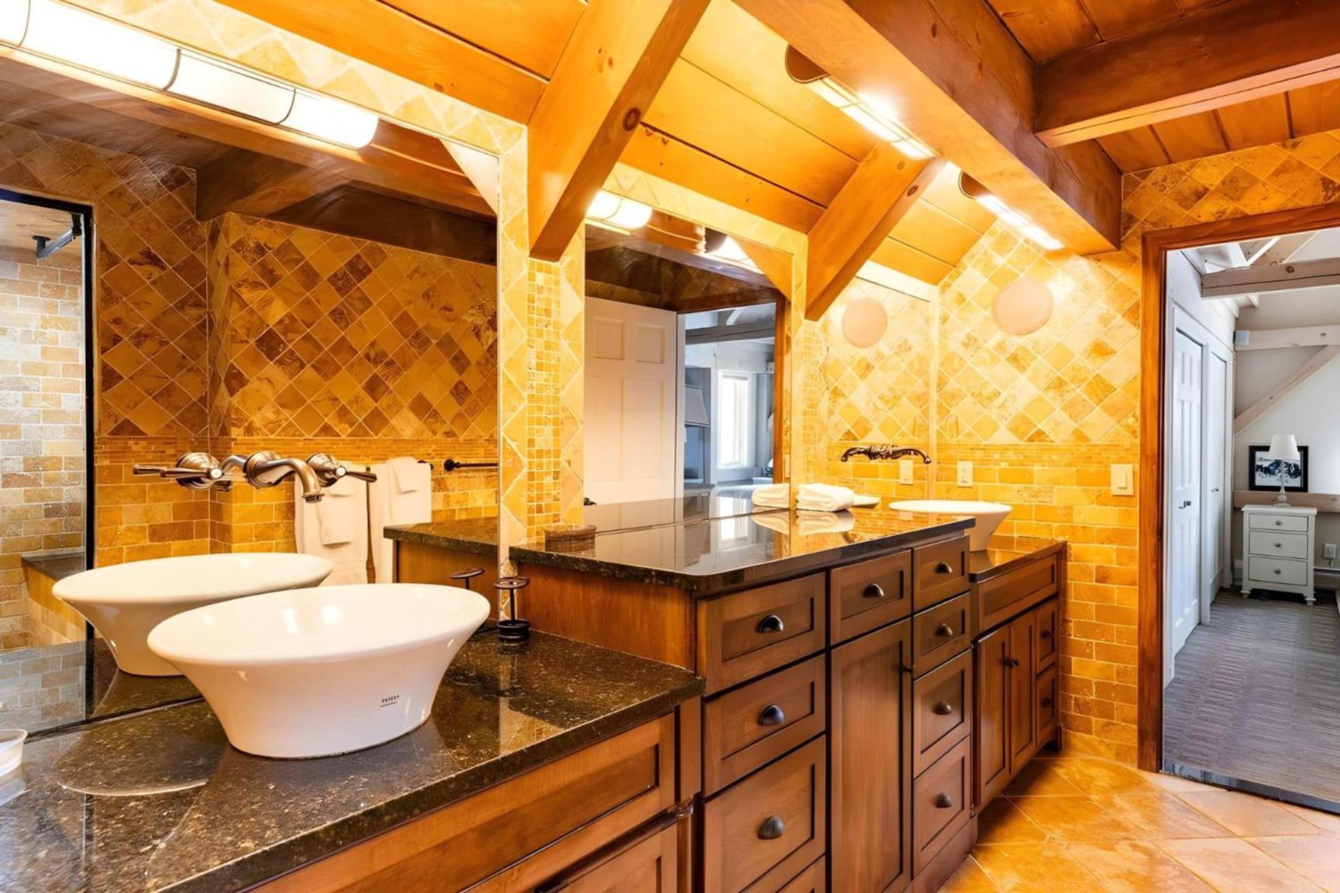 Slopeside Estate Luxurious Home on Great Eastern - Ski On Ski Off, Hot Tub, Private Shuttle