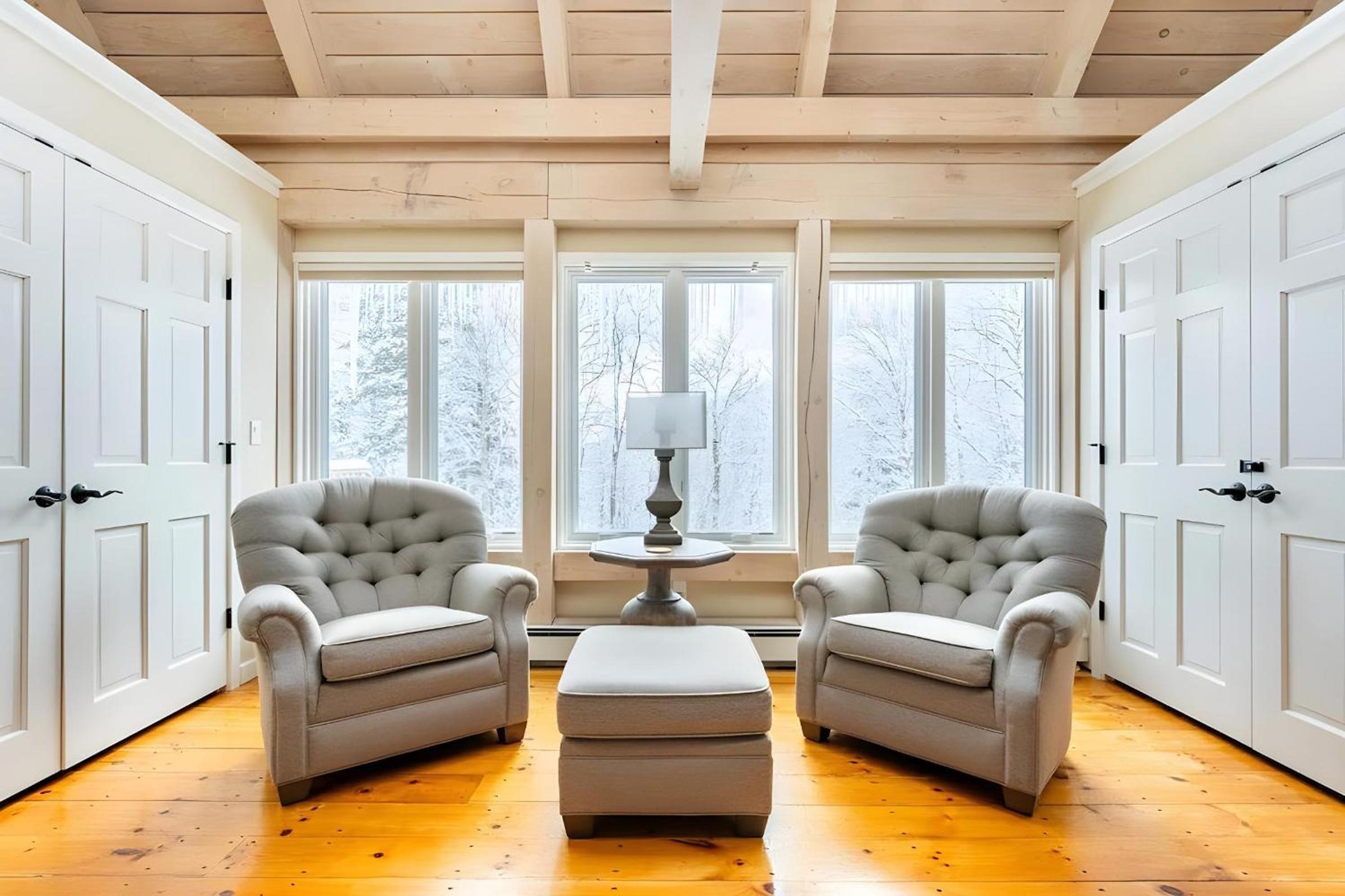 Slopeside Estate Luxurious Home on Great Eastern - Ski On Ski Off, Hot Tub, Private Shuttle