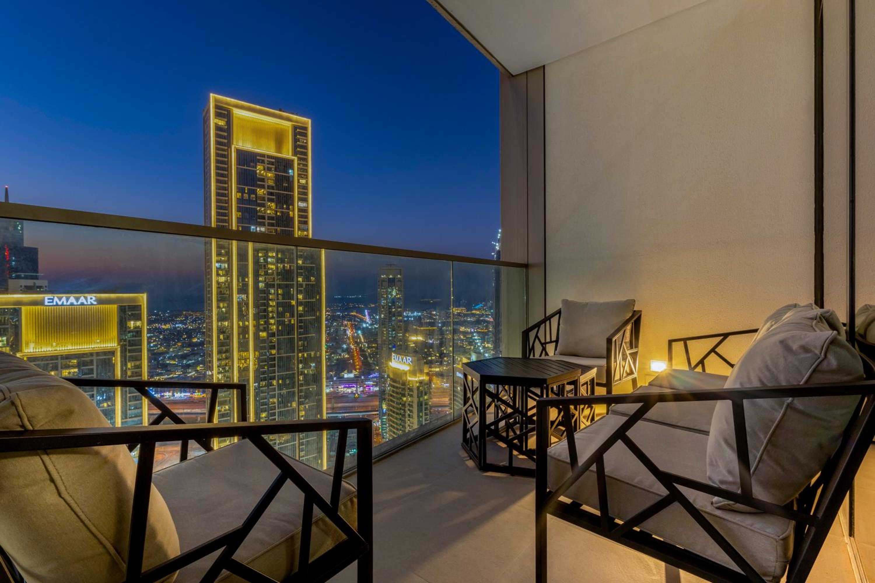 Brand New LUXE Downtown Dubai 46th Floor