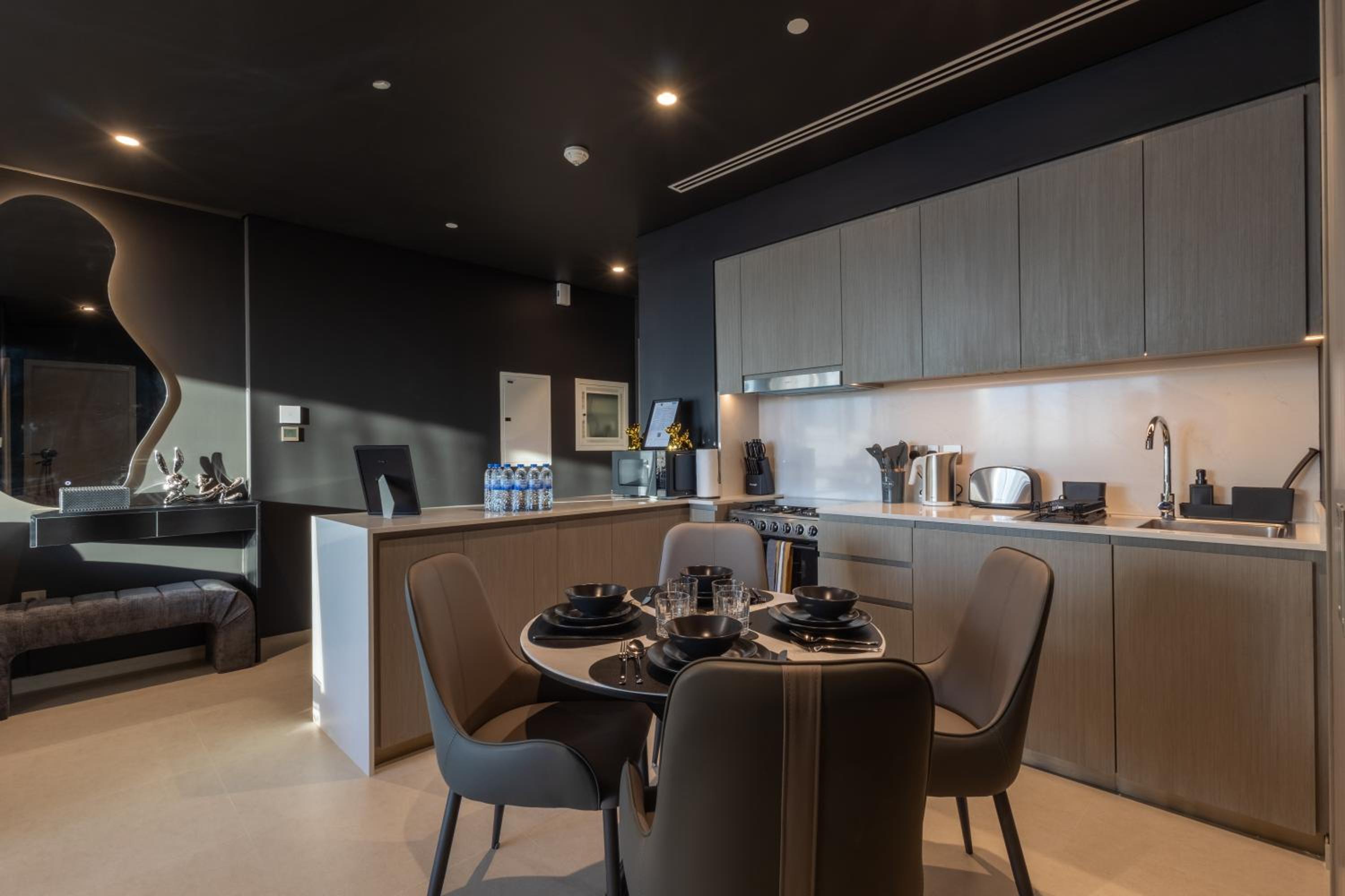 Brand New LUXE Downtown Dubai 46th Floor