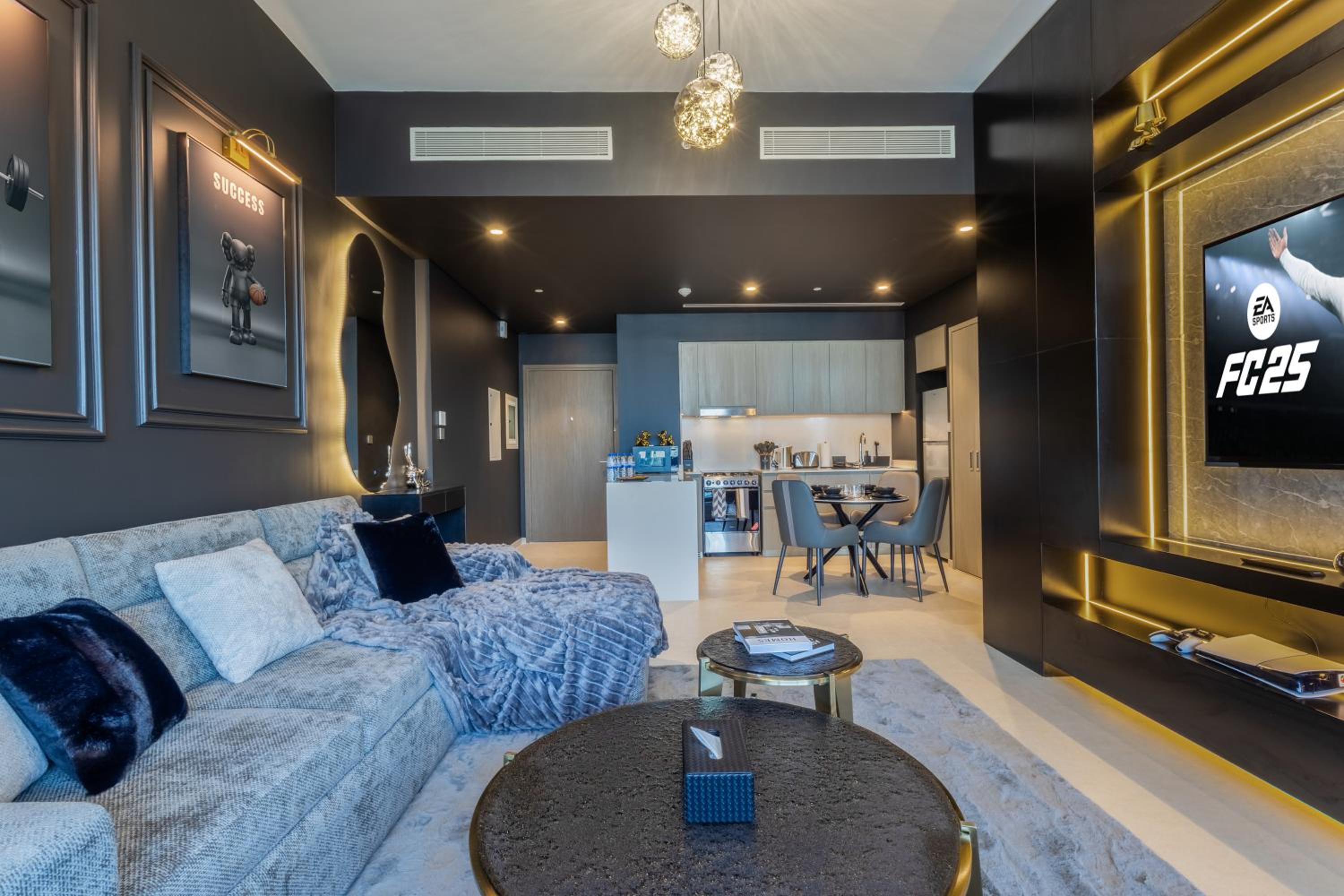Brand New LUXE Downtown Dubai 46th Floor