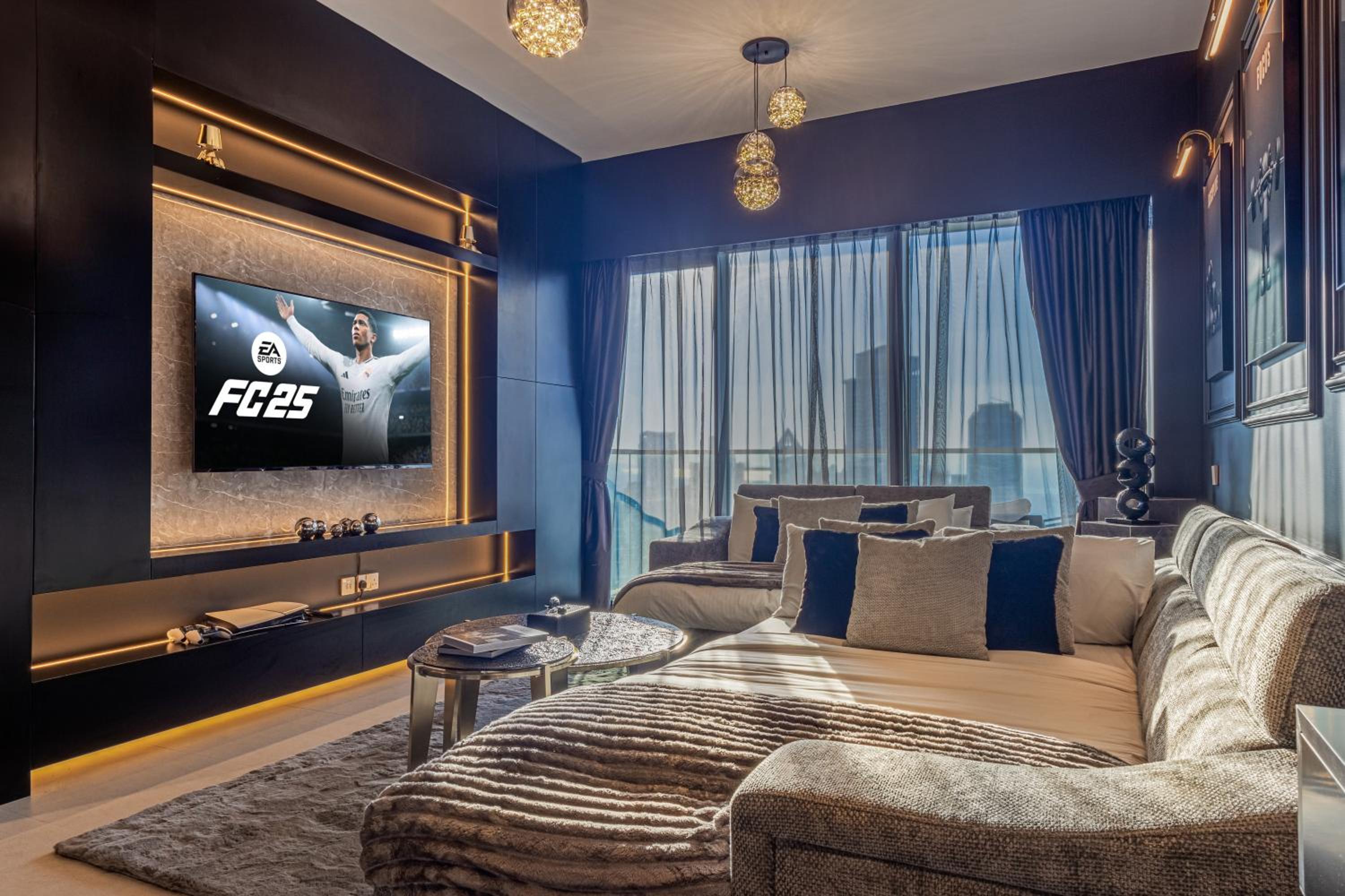 Brand New LUXE Downtown Dubai 46th Floor