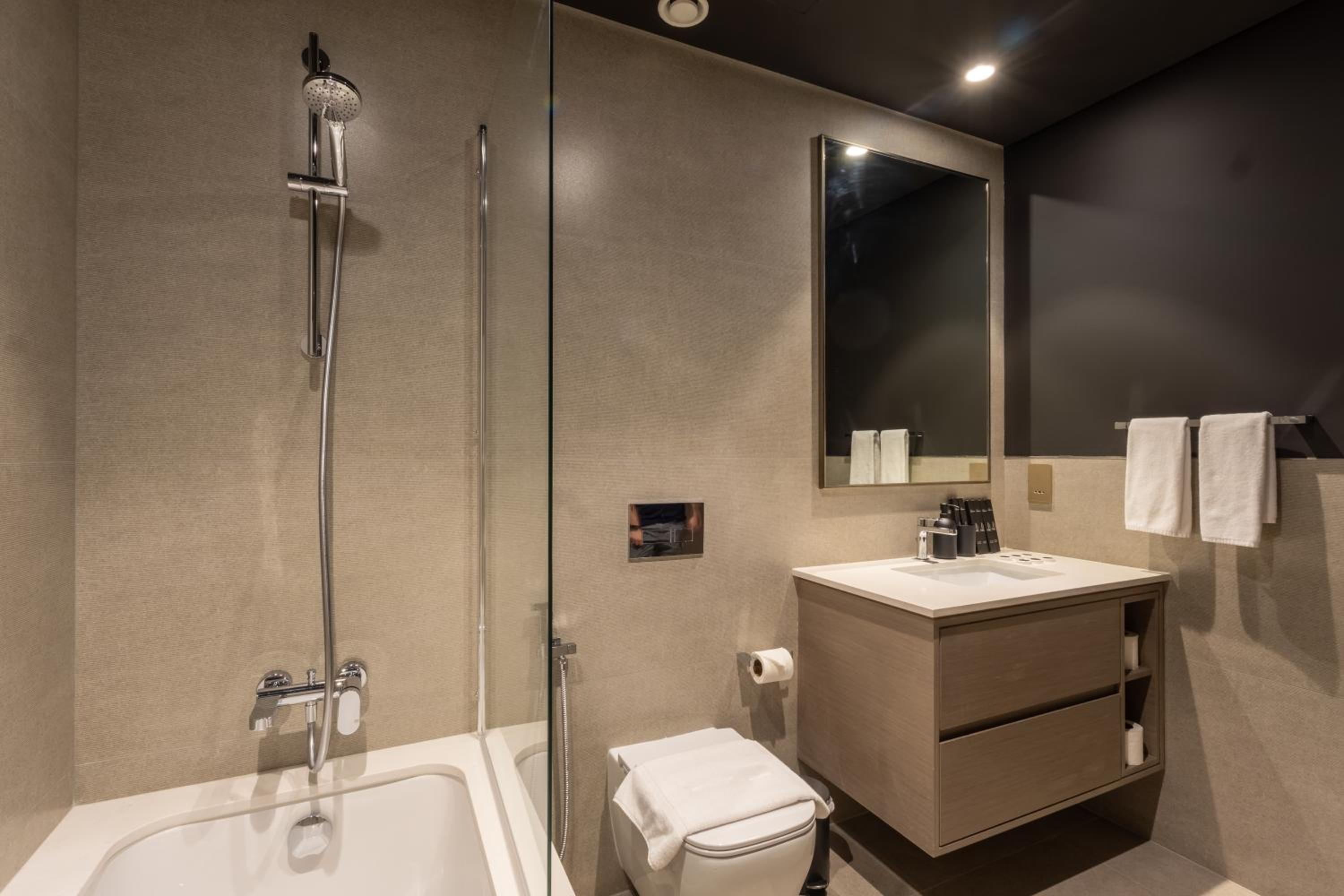 Brand New LUXE Downtown Dubai 46th Floor