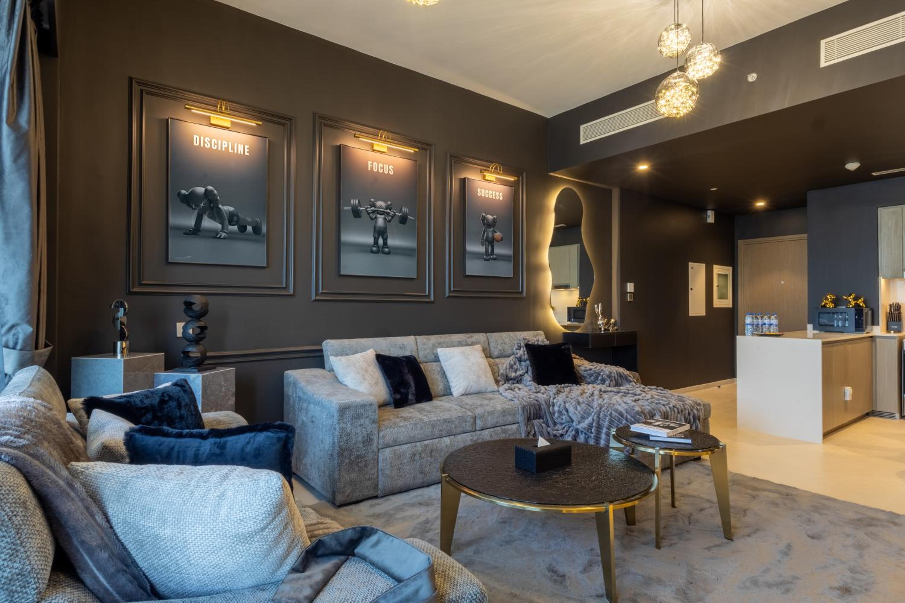 Brand New LUXE Downtown Dubai 46th Floor