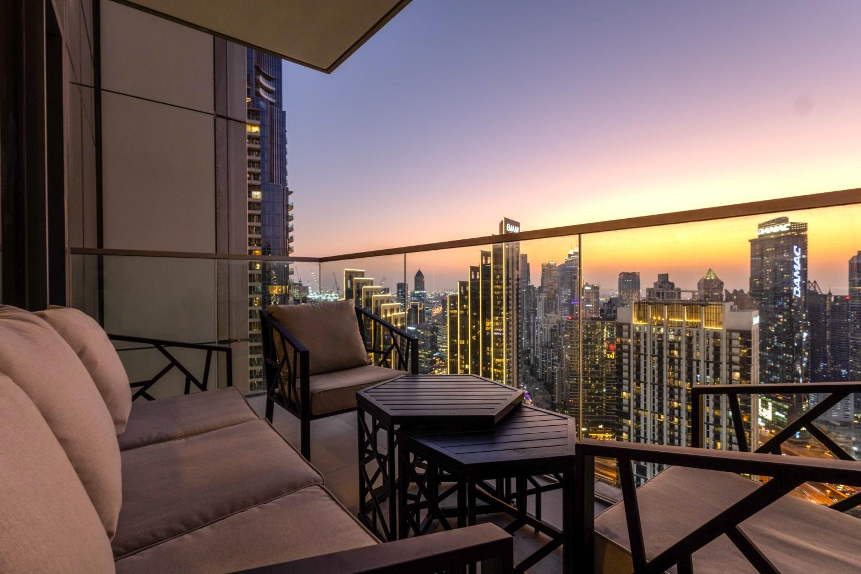 Brand New LUXE Downtown Dubai 46th Floor