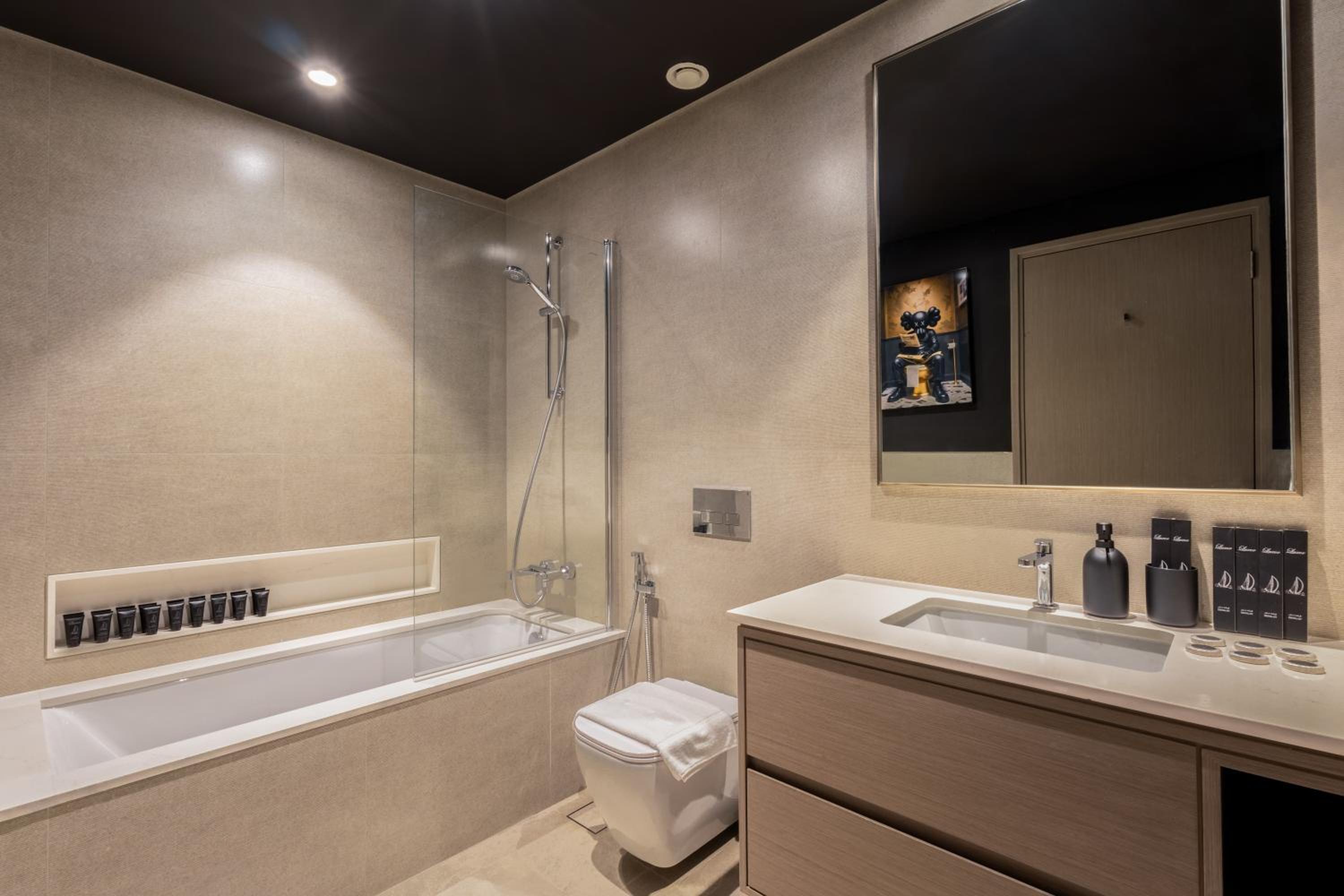 Brand New LUXE Downtown Dubai 46th Floor