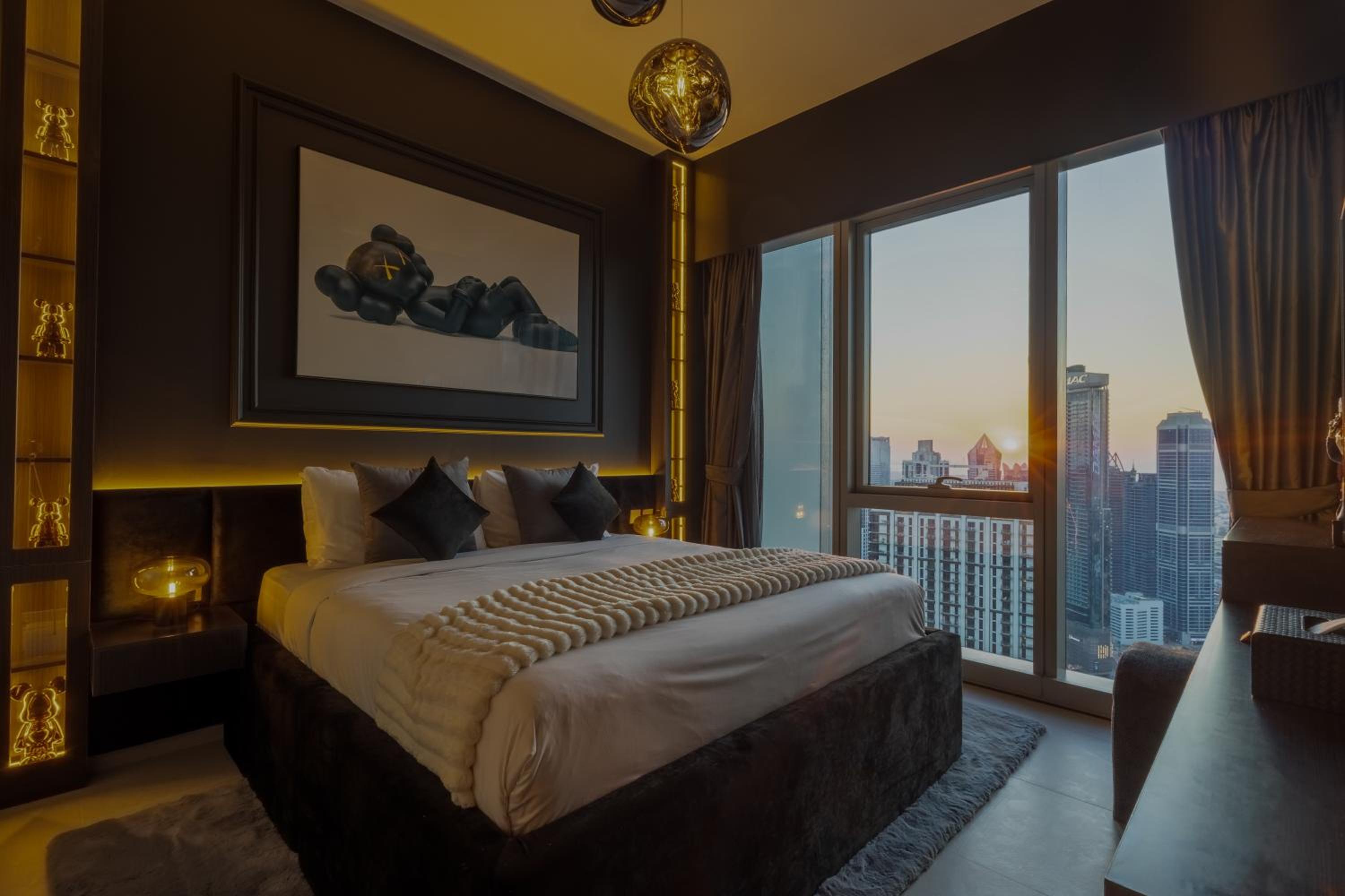 Brand New LUXE Downtown Dubai 46th Floor