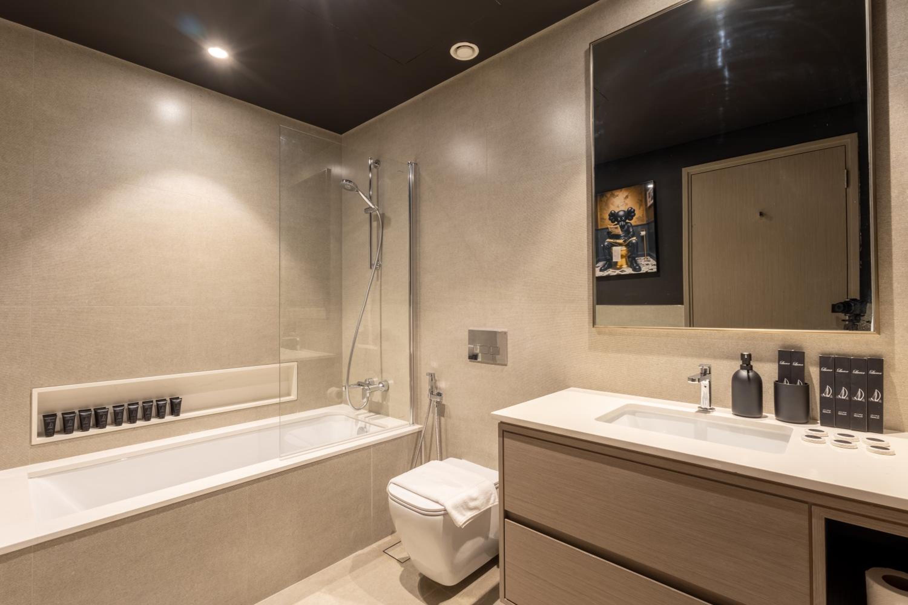 Brand New LUXE Downtown Dubai 46th Floor