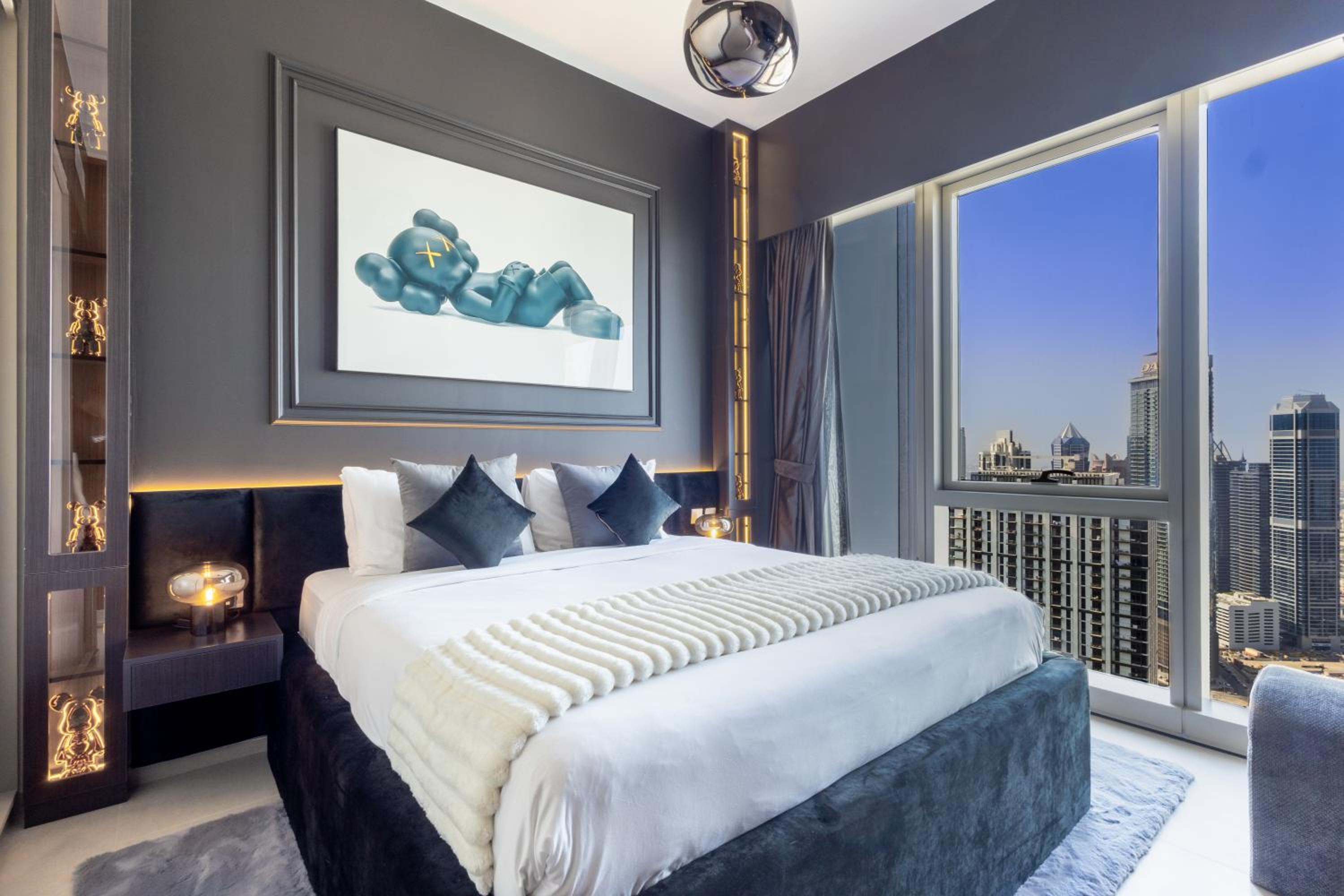 Brand New LUXE Downtown Dubai 46th Floor