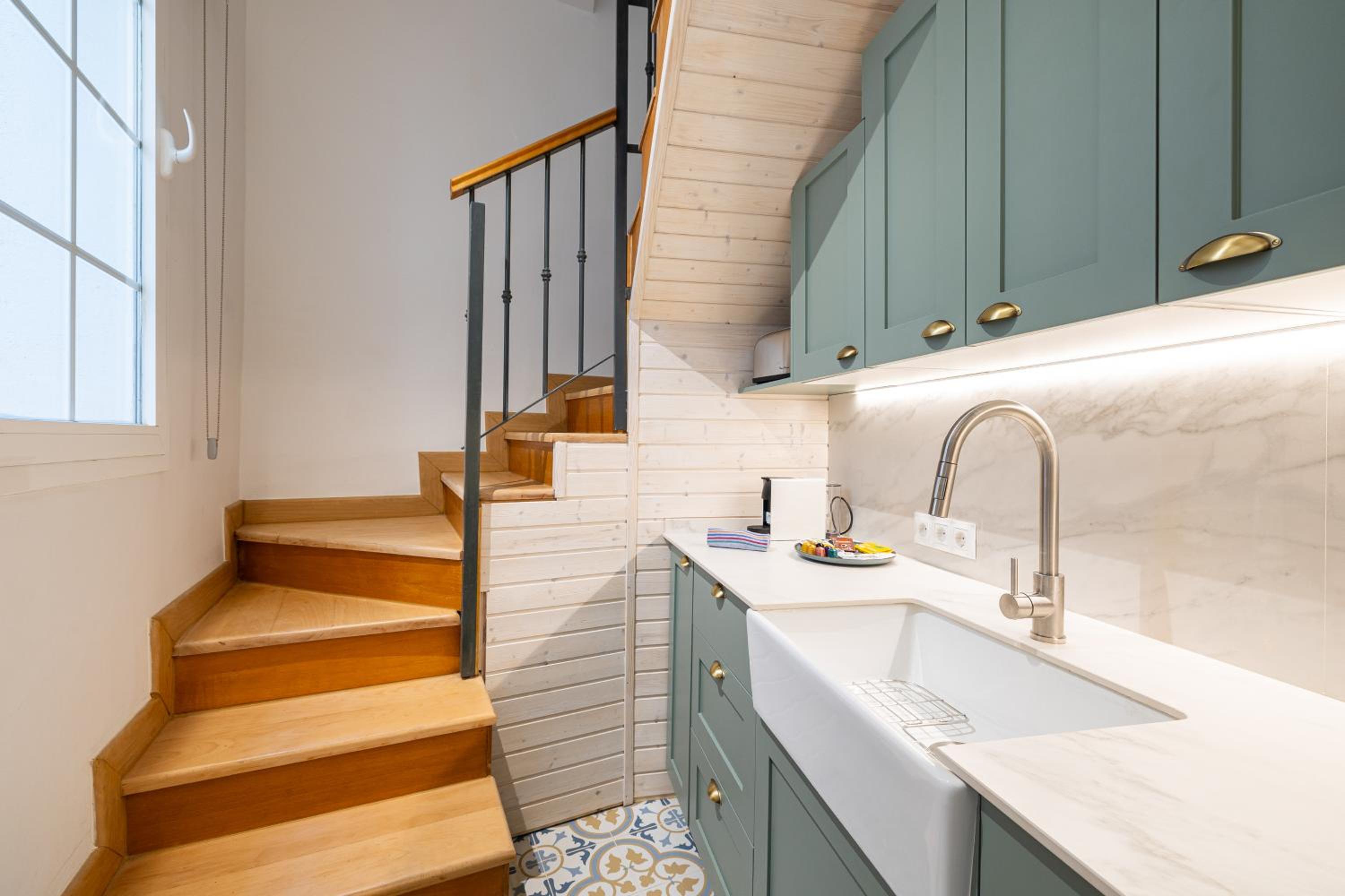 H2M Alamos Duplex, desk, dishwasher, shower