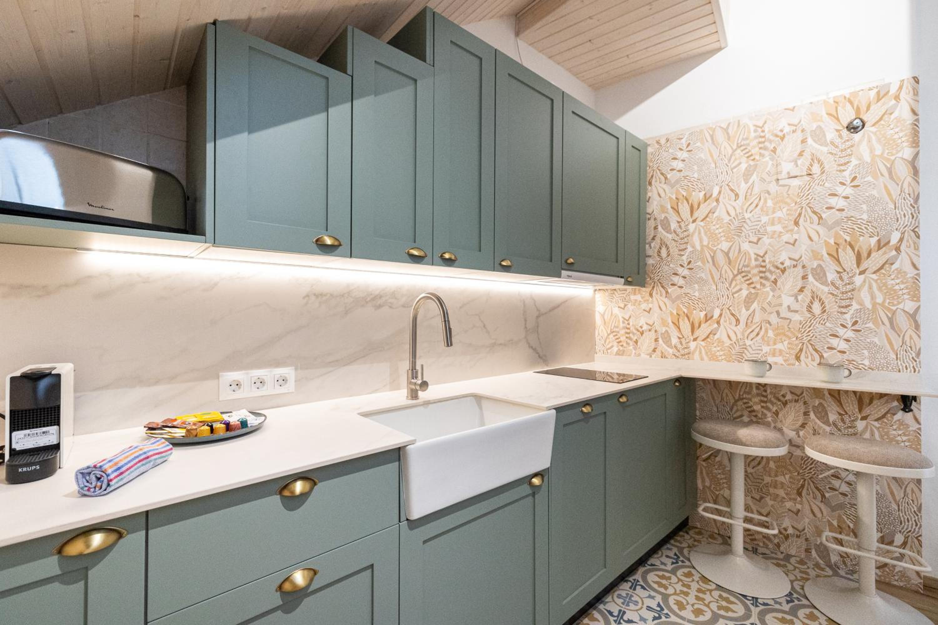 H2M Alamos Duplex, desk, dishwasher, shower