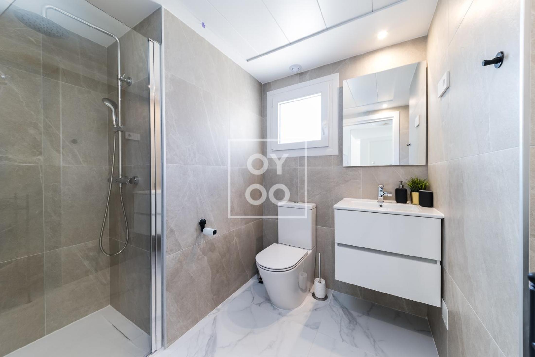 Infinity Blue groundfloor apt, beachfront, heated pool - by OYOOSTAYS