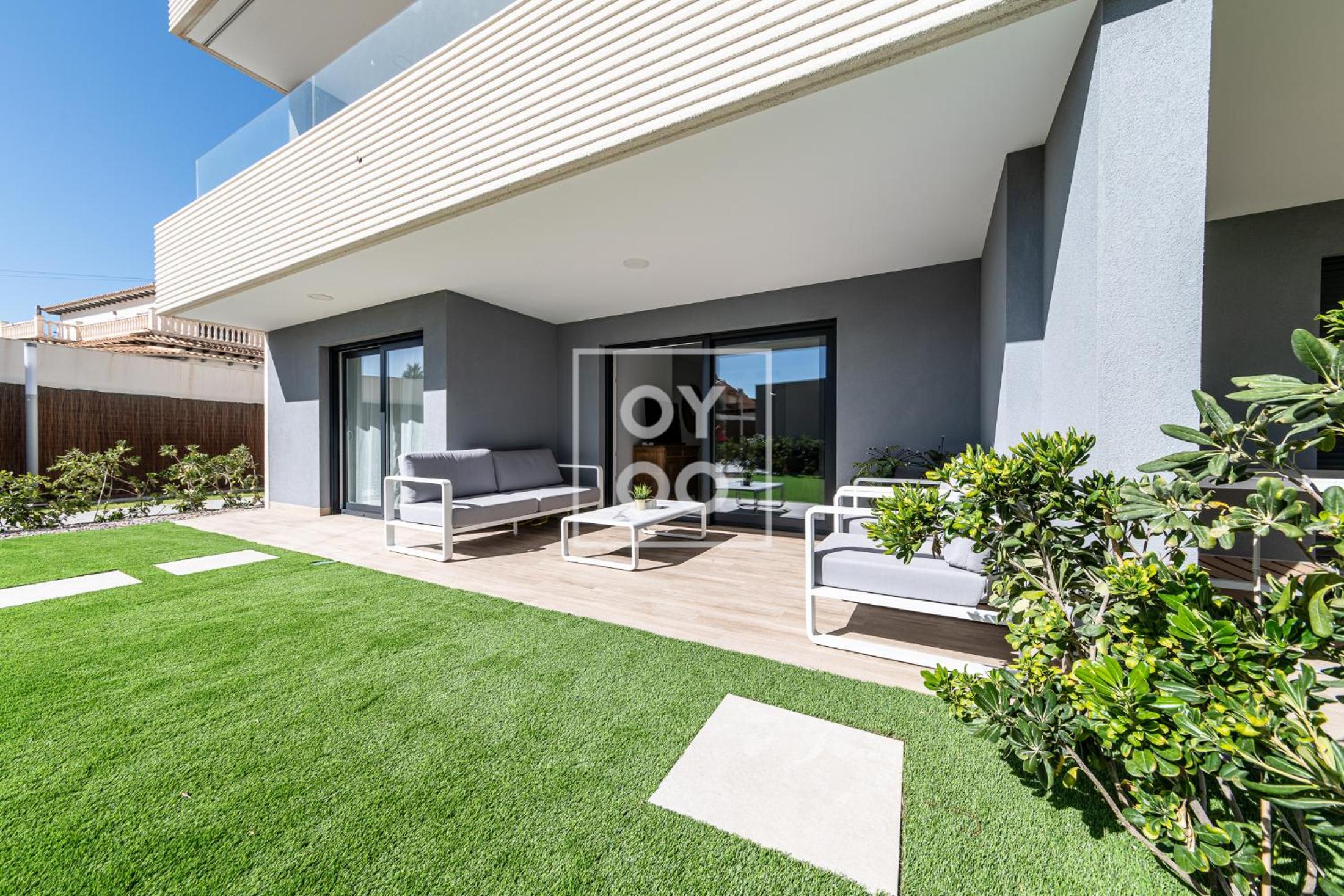 Infinity Blue groundfloor apt, beachfront, heated pool - by OYOOSTAYS