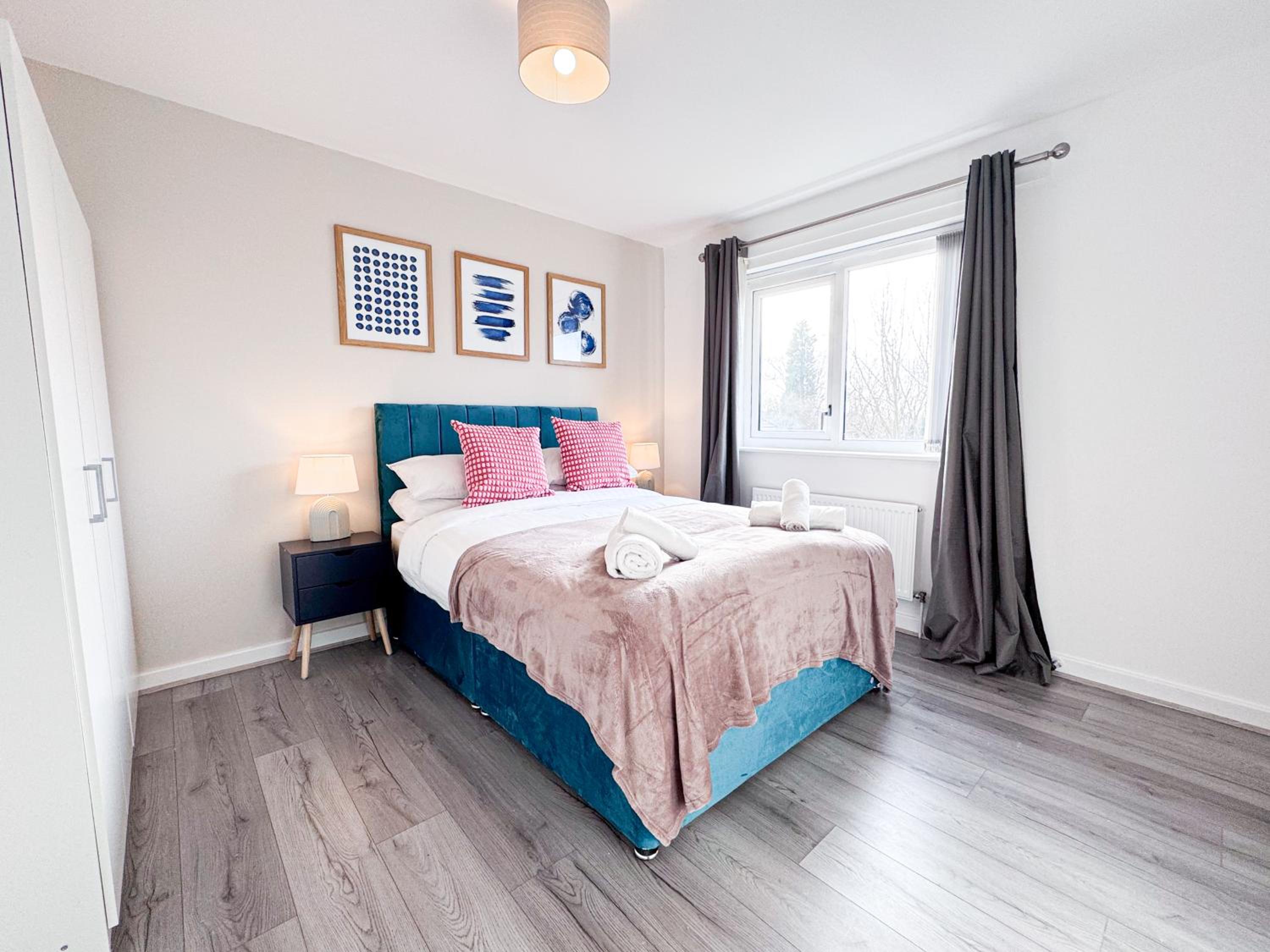 Lokfu Garden By Furnished Accommodation 3 Bedroom House Free Parking Perfect For Contractors and Families