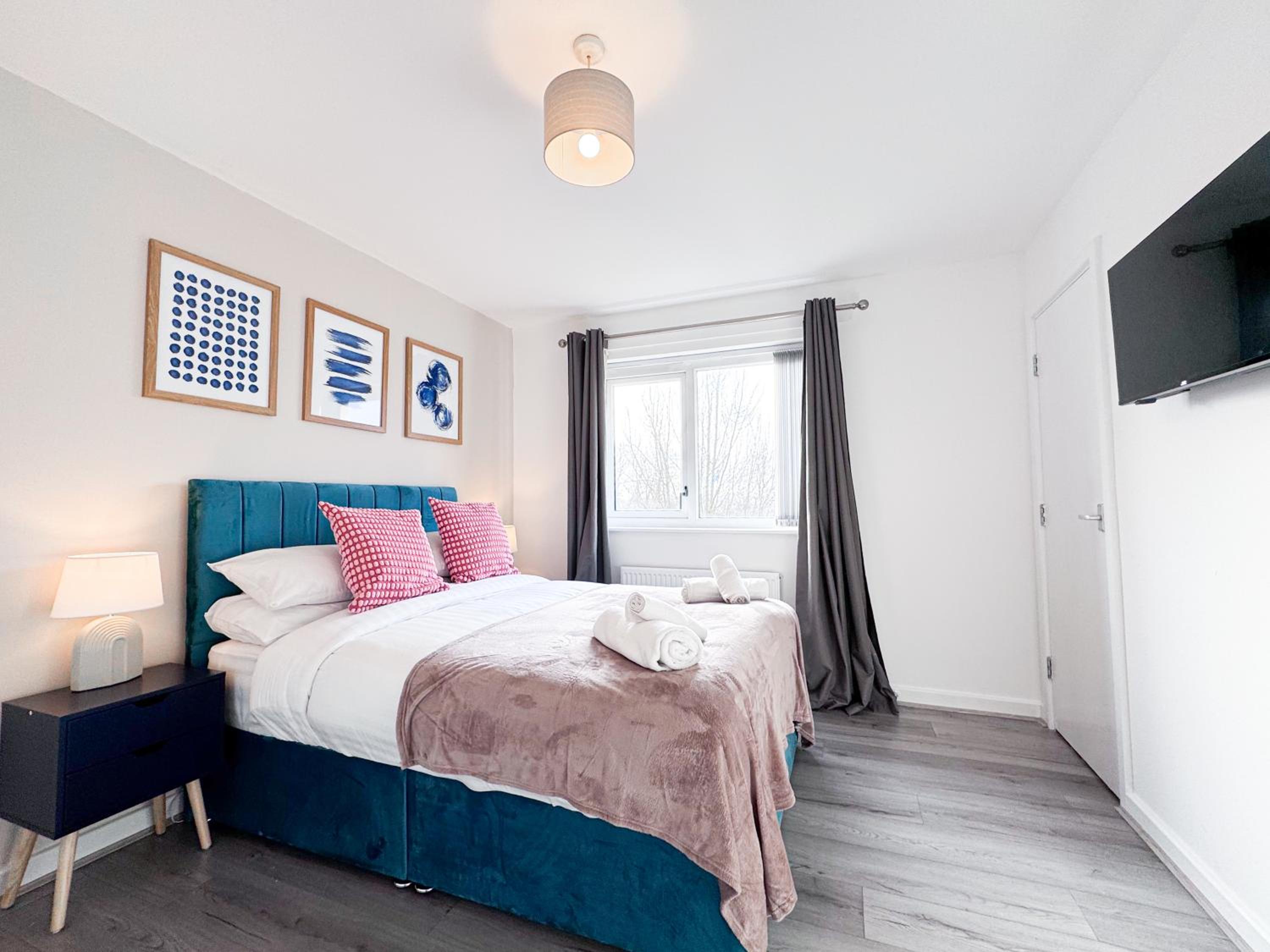 Lokfu Garden By Furnished Accommodation 3 Bedroom House Free Parking Perfect For Contractors and Families