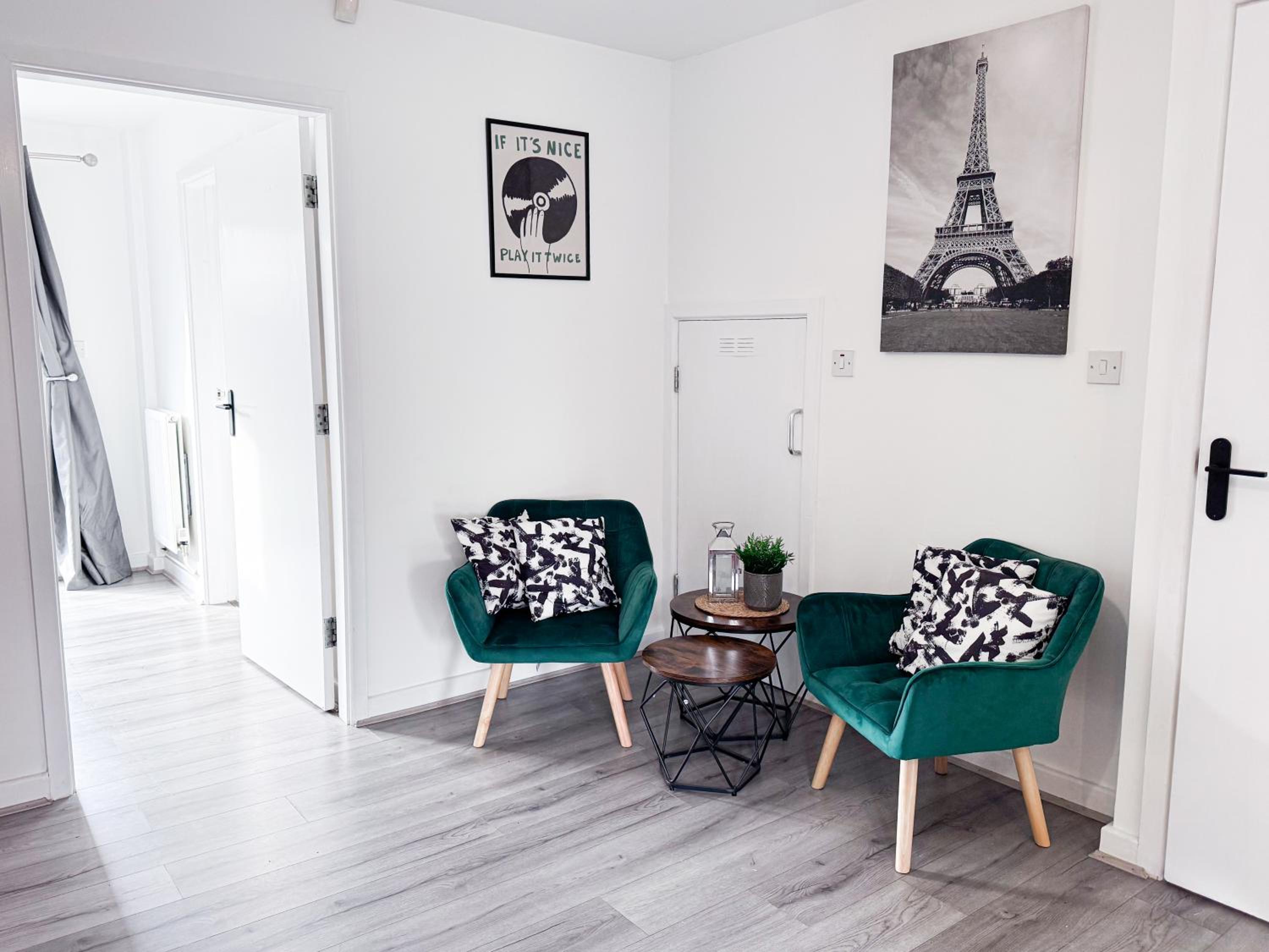 Lokfu Garden By Furnished Accommodation 3 Bedroom House Free Parking Perfect For Contractors and Families