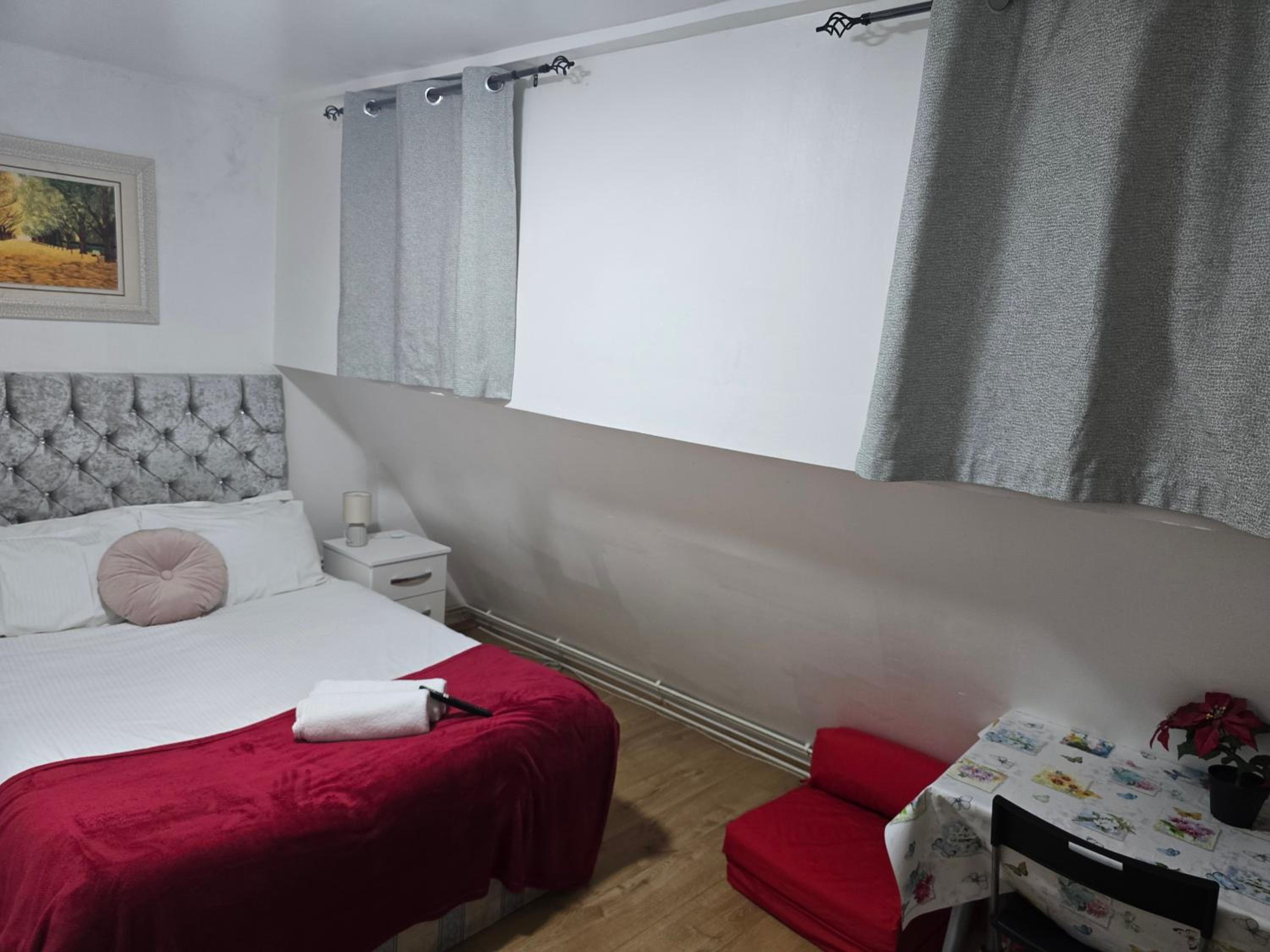 Tower Bridge Roomzzzz BnB