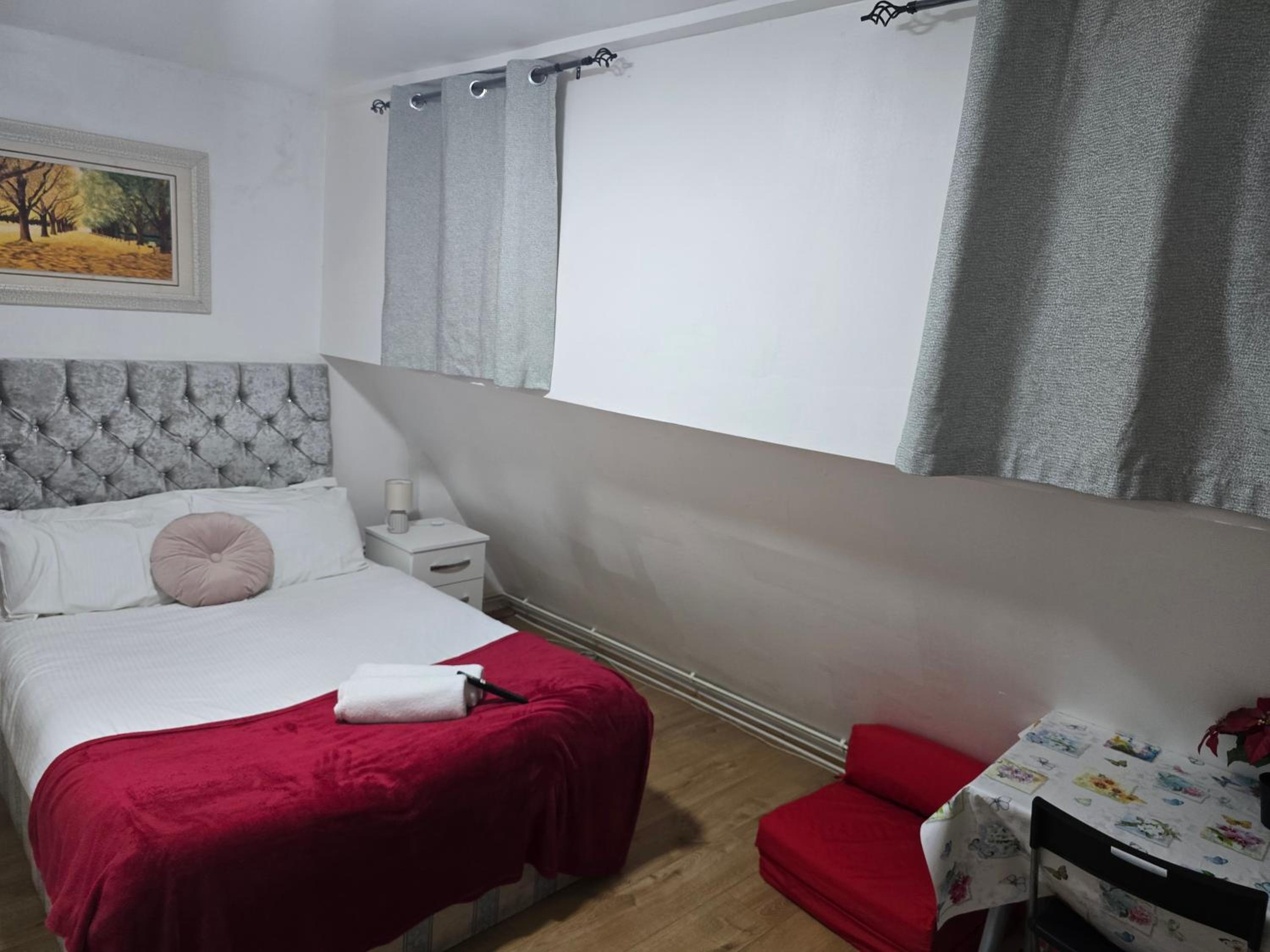 Tower Bridge Roomzzzz BnB