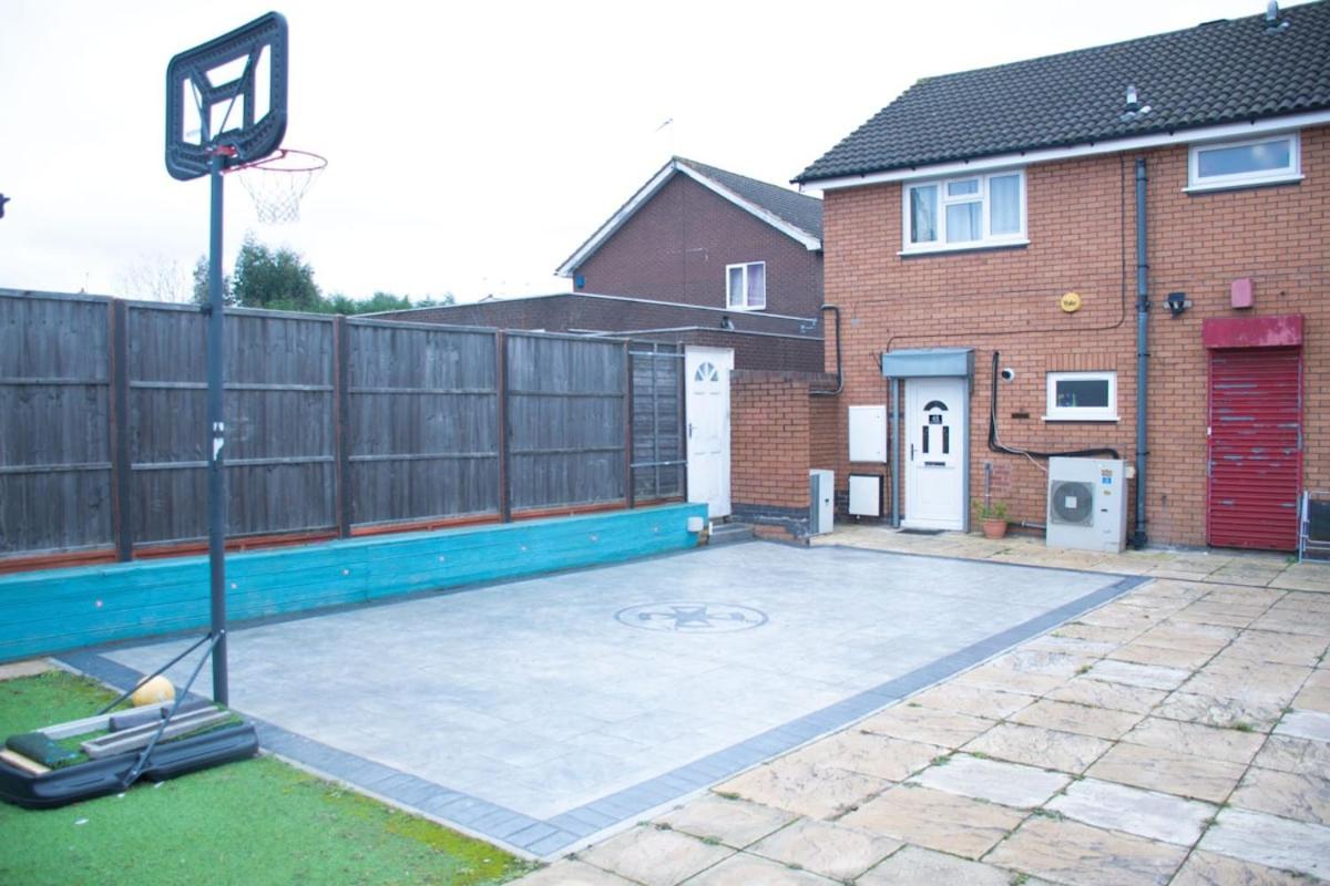 Simlar Luxury Stay, Parking, Wi-Fi, Basketball Court