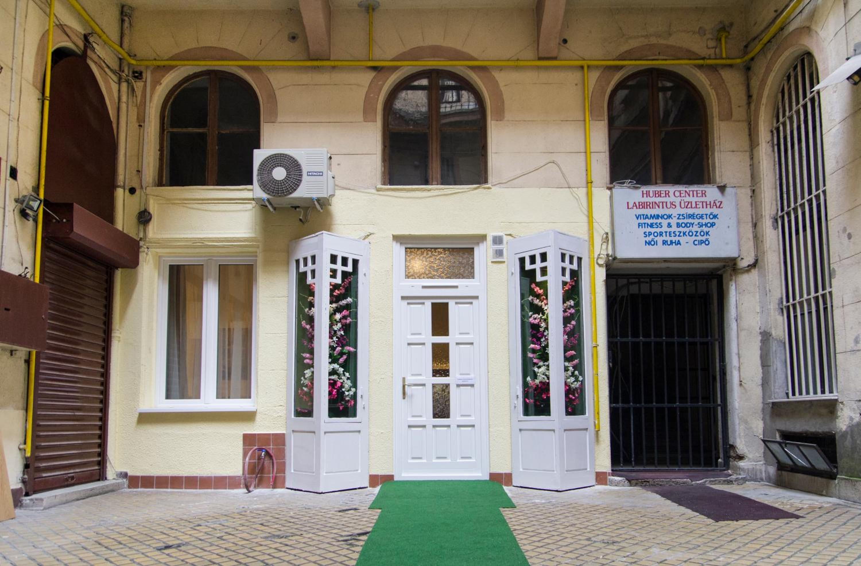Authentic Grand Boulevard