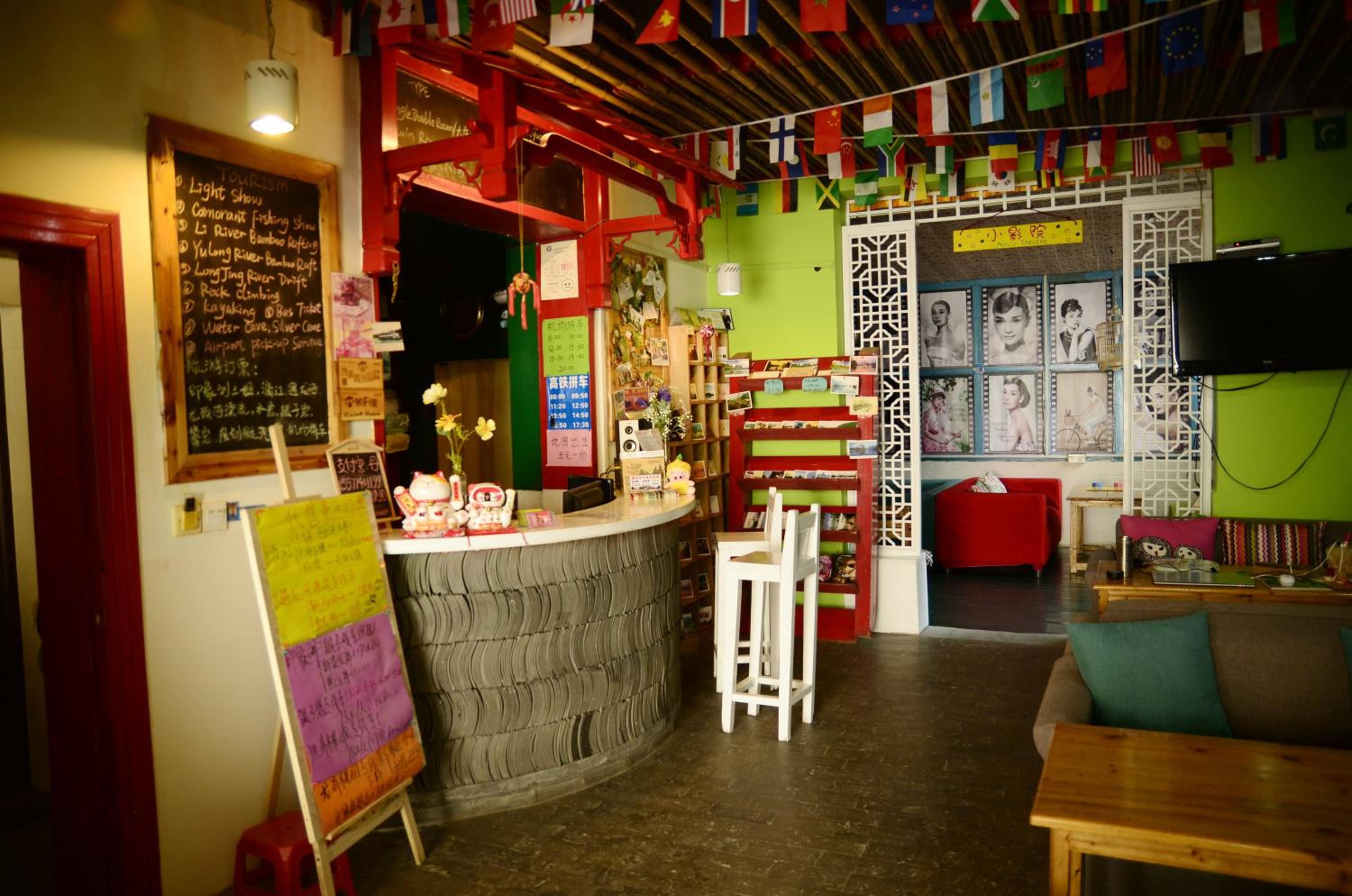 Yangshuo How Flowers Hostel & Party Coliving Coworking Nomads