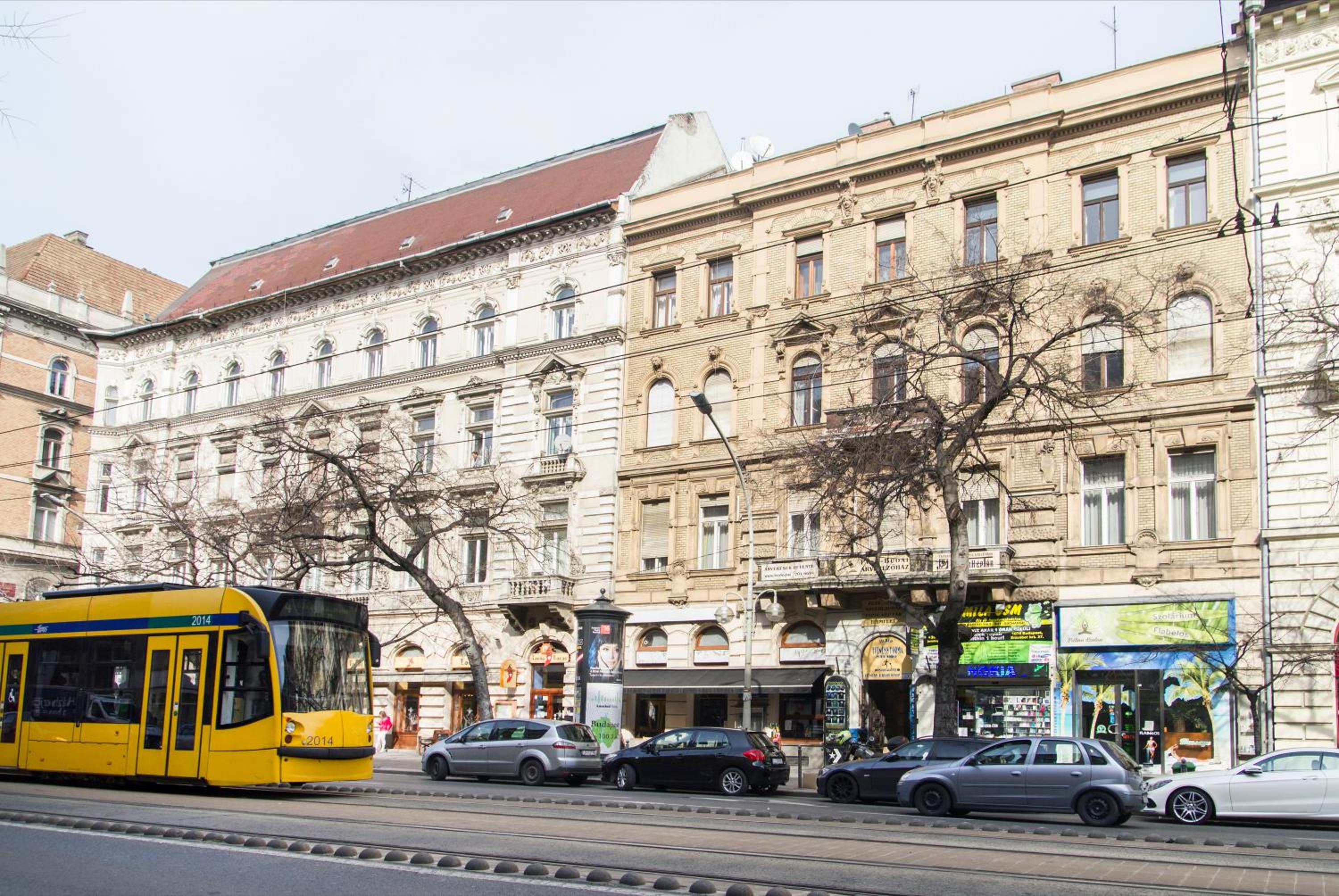 Authentic Grand Boulevard