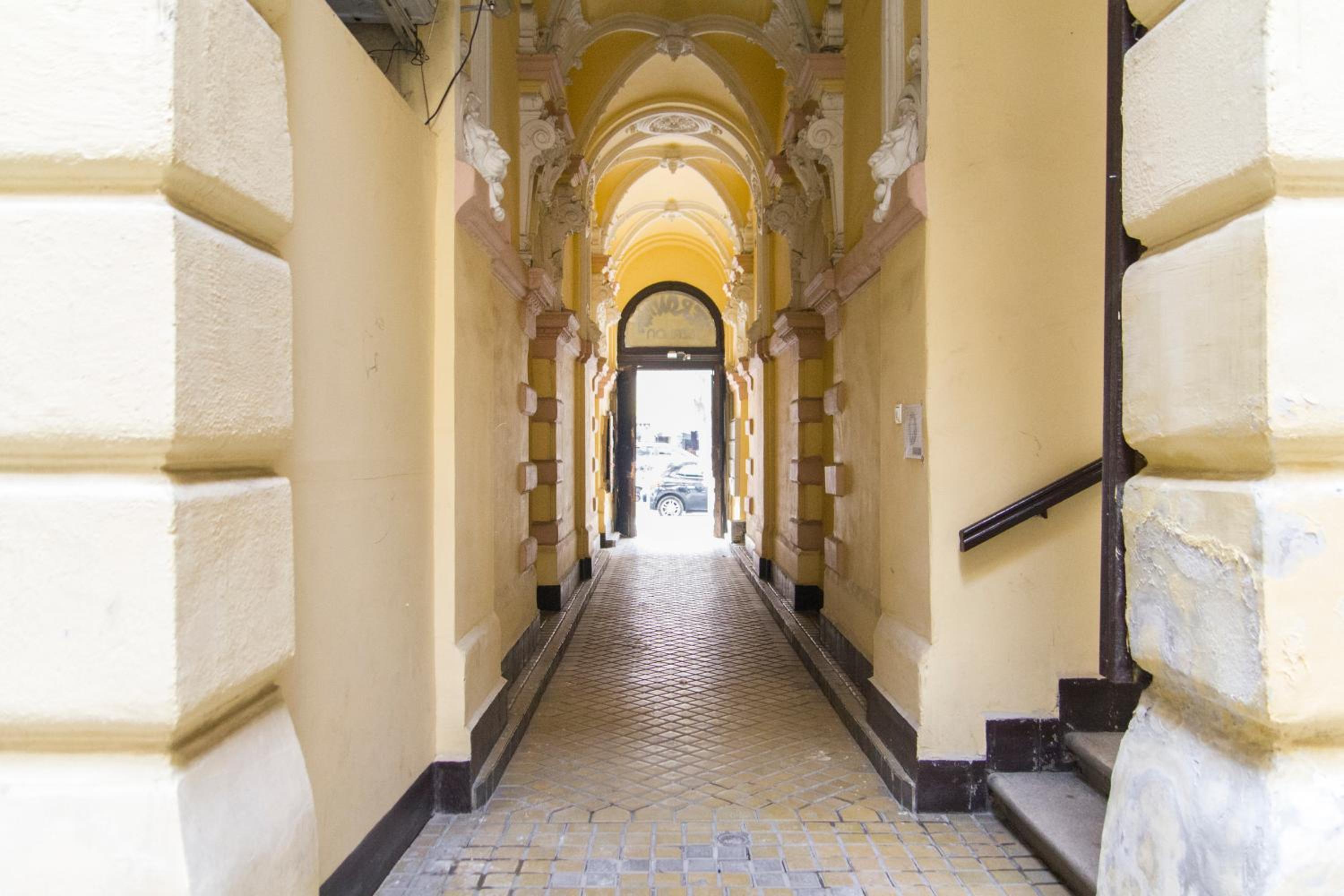 Authentic Grand Boulevard