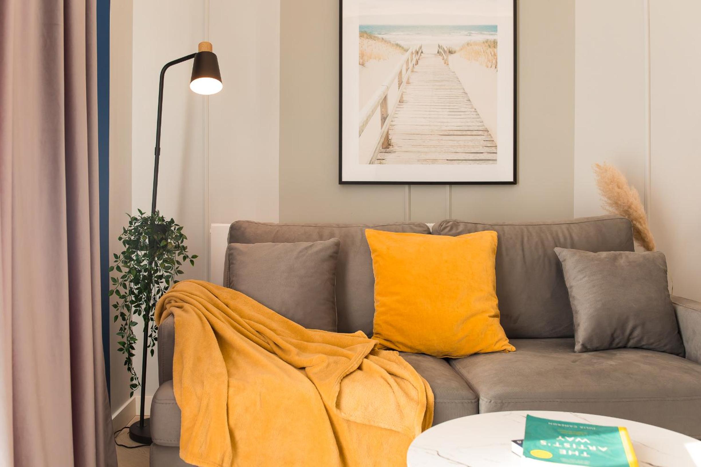Cortina North - Modern Studio Apartment with Balcony