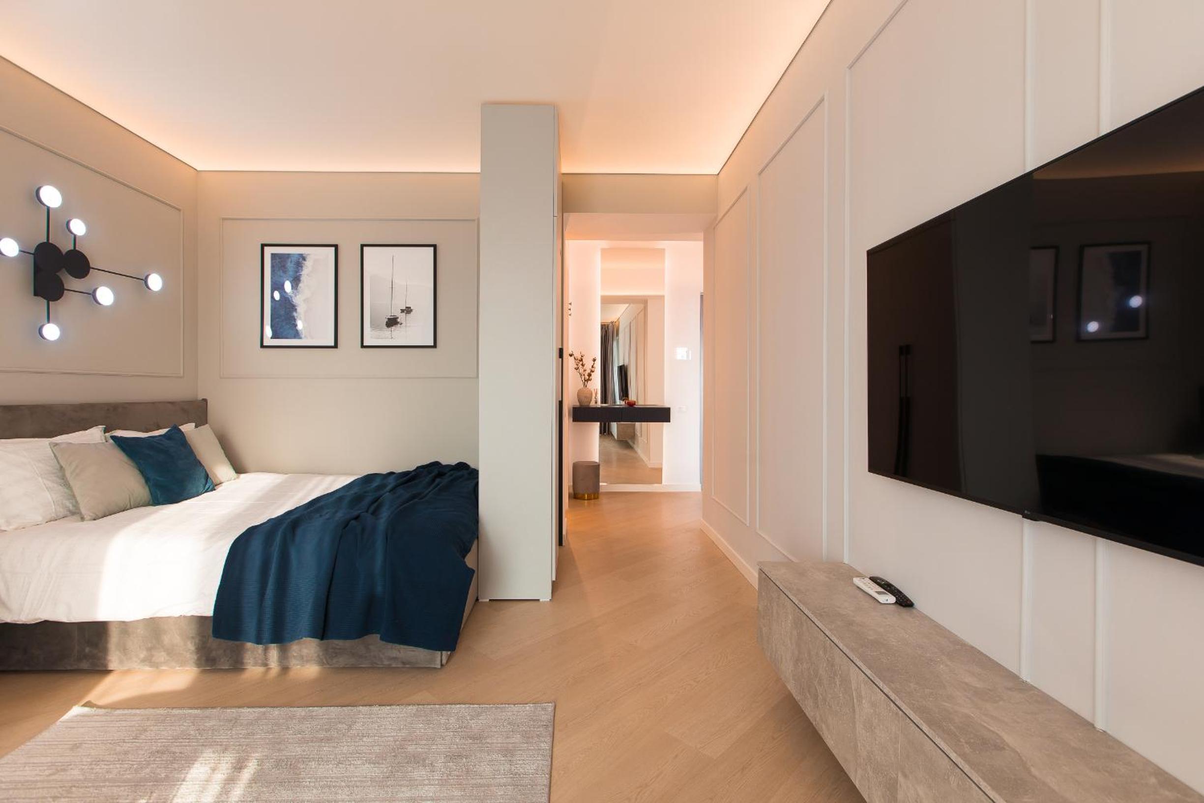 Cortina North - Modern Studio Apartment with Balcony
