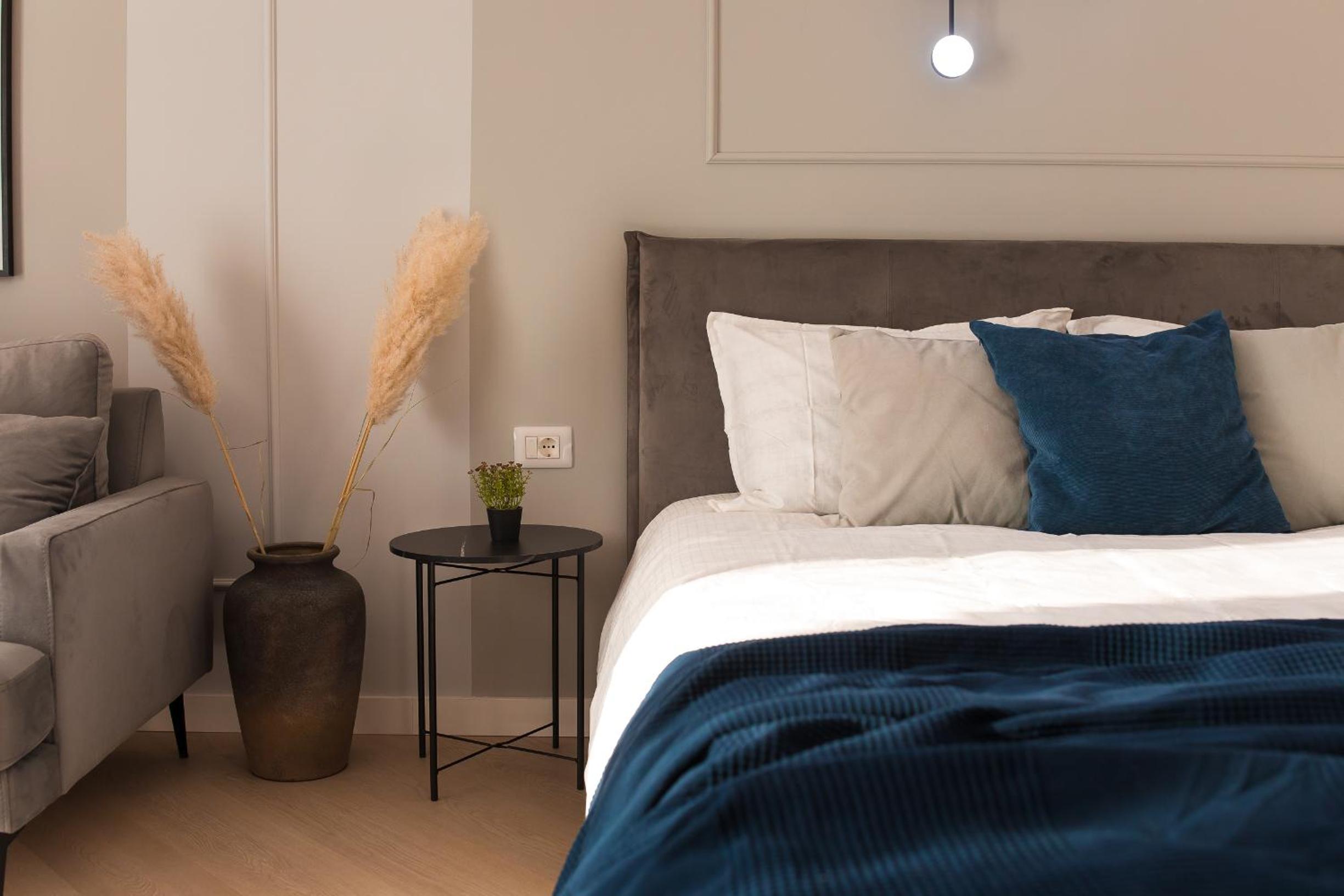 Cortina North - Modern Studio Apartment with Balcony