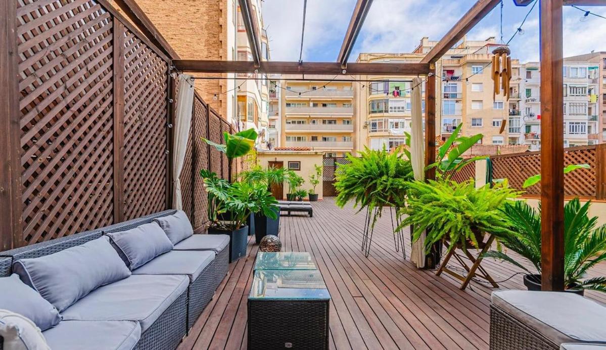 Unique central home with large terrace & pool