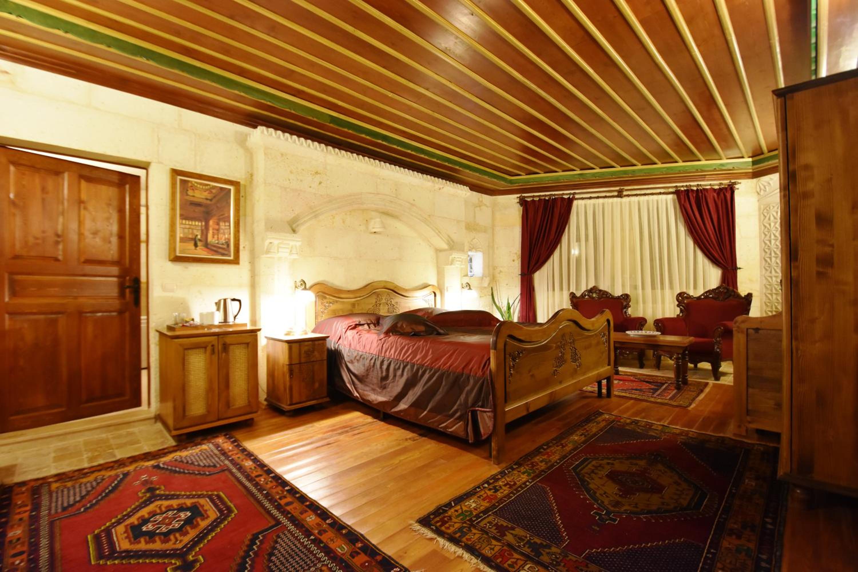 Harman Cave Hotel - Image 36
