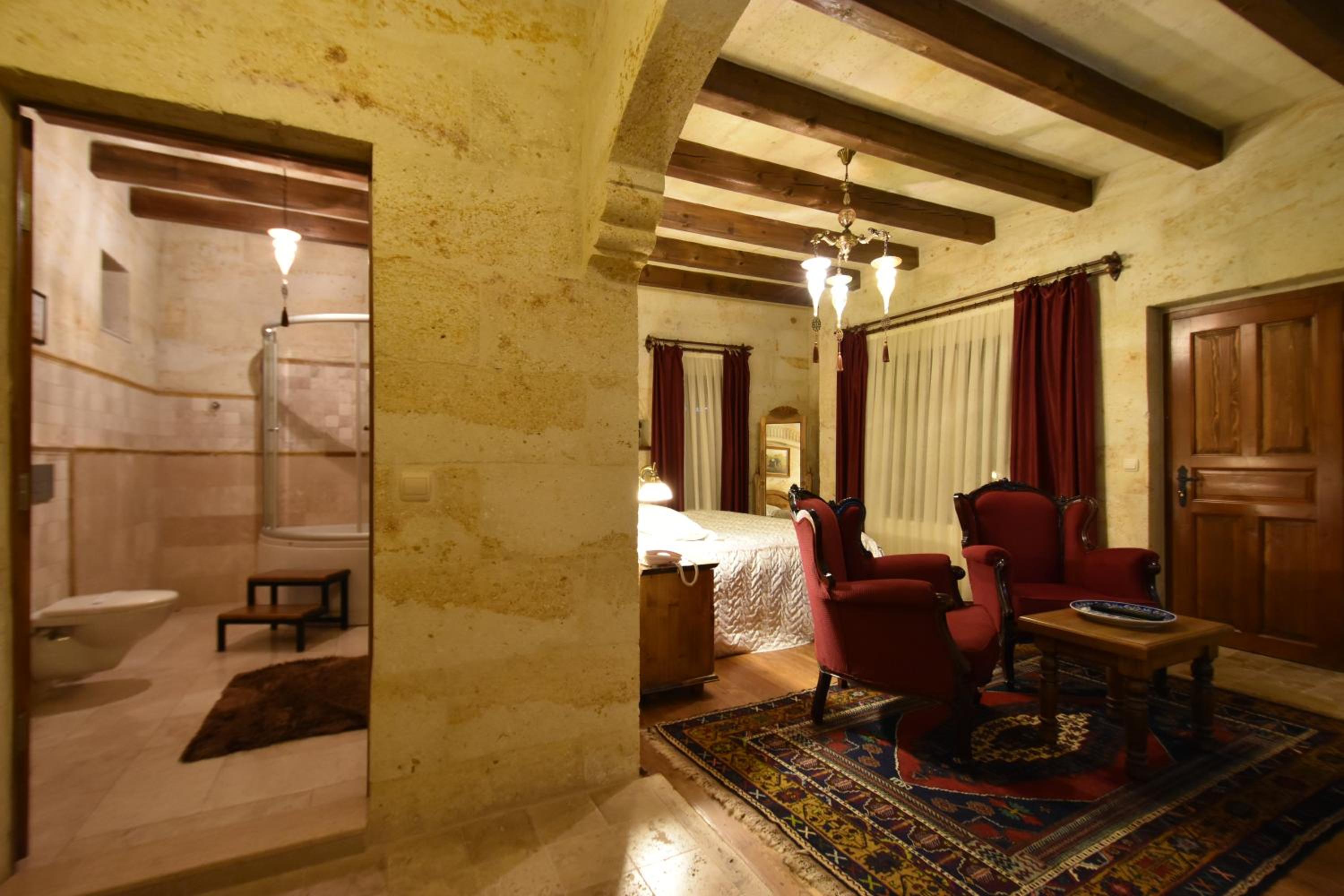 Harman Cave Hotel - Image 129