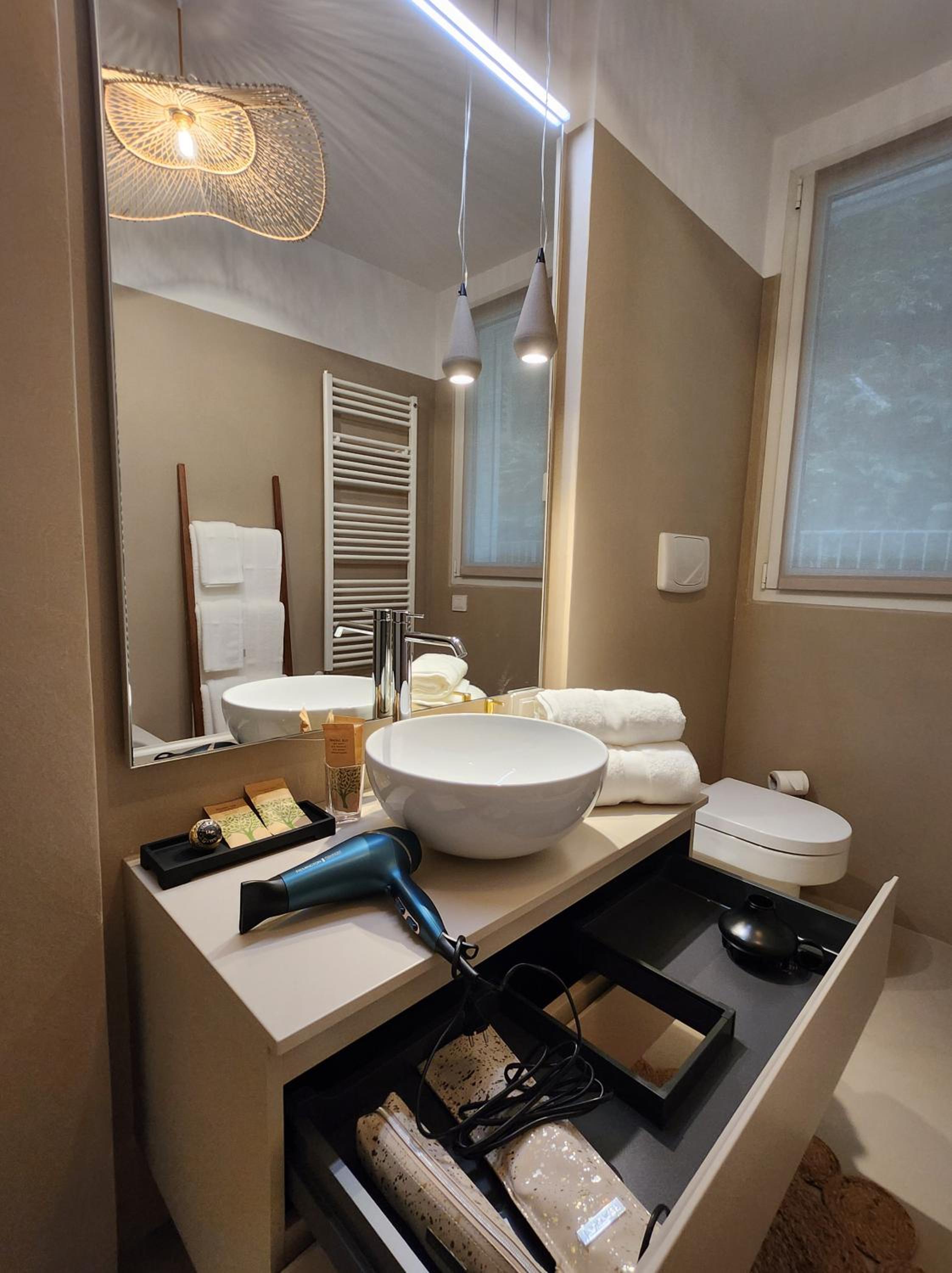Borgo Vico Luxury Suites - by MyHomeInComo