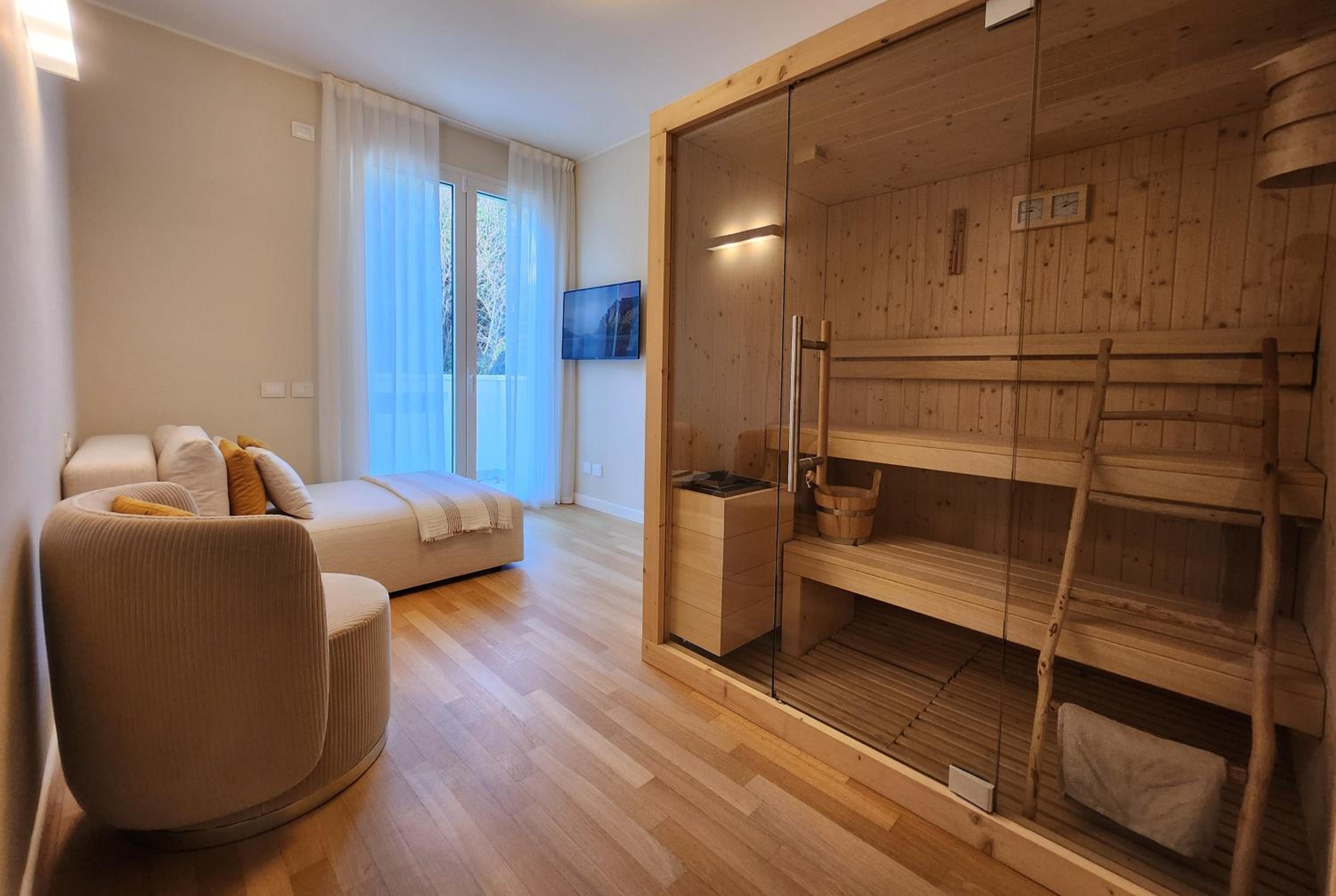 Borgo Vico Luxury Suites - by MyHomeInComo