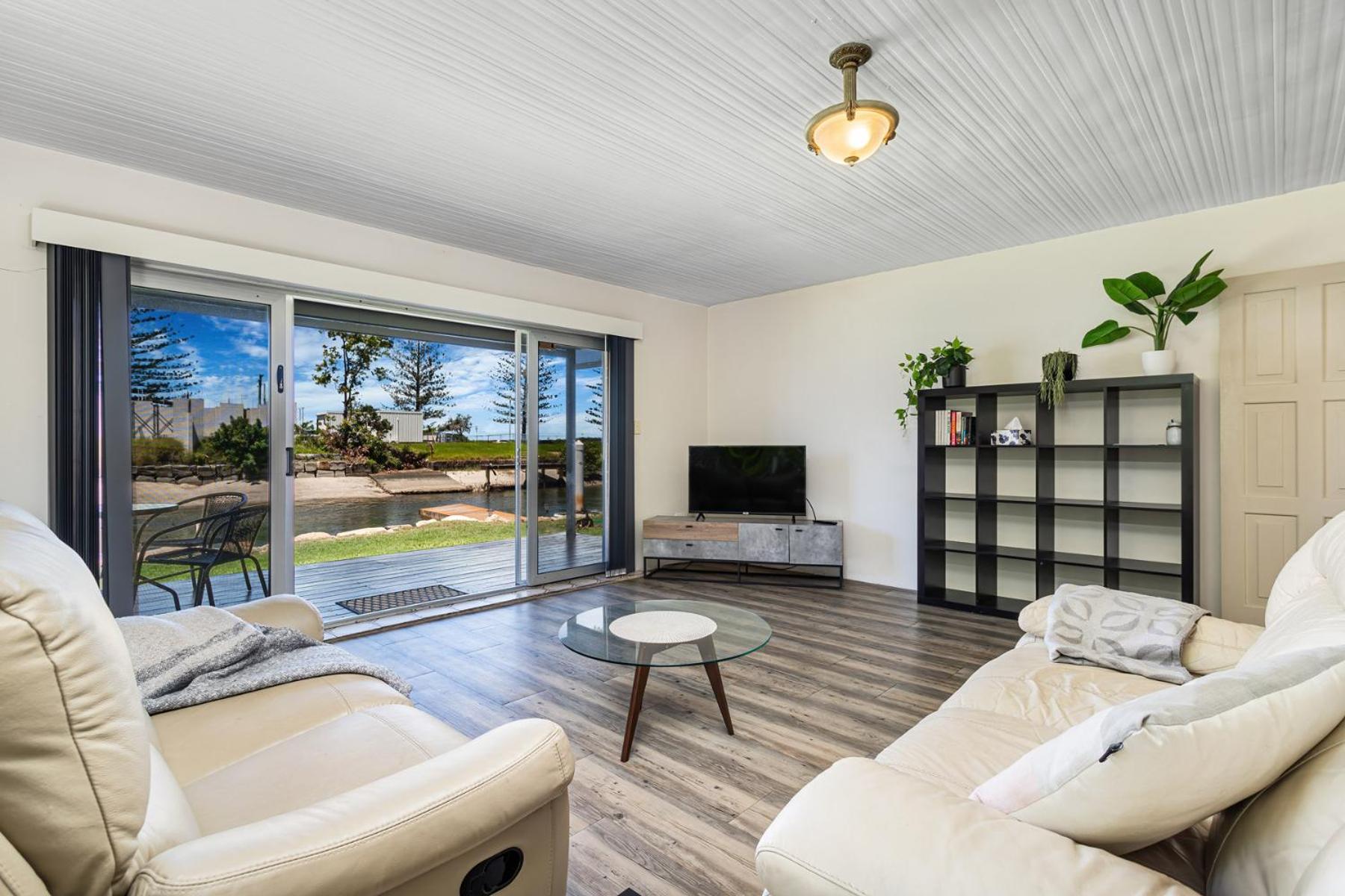 Canal Luxury Living & Boat Ramp