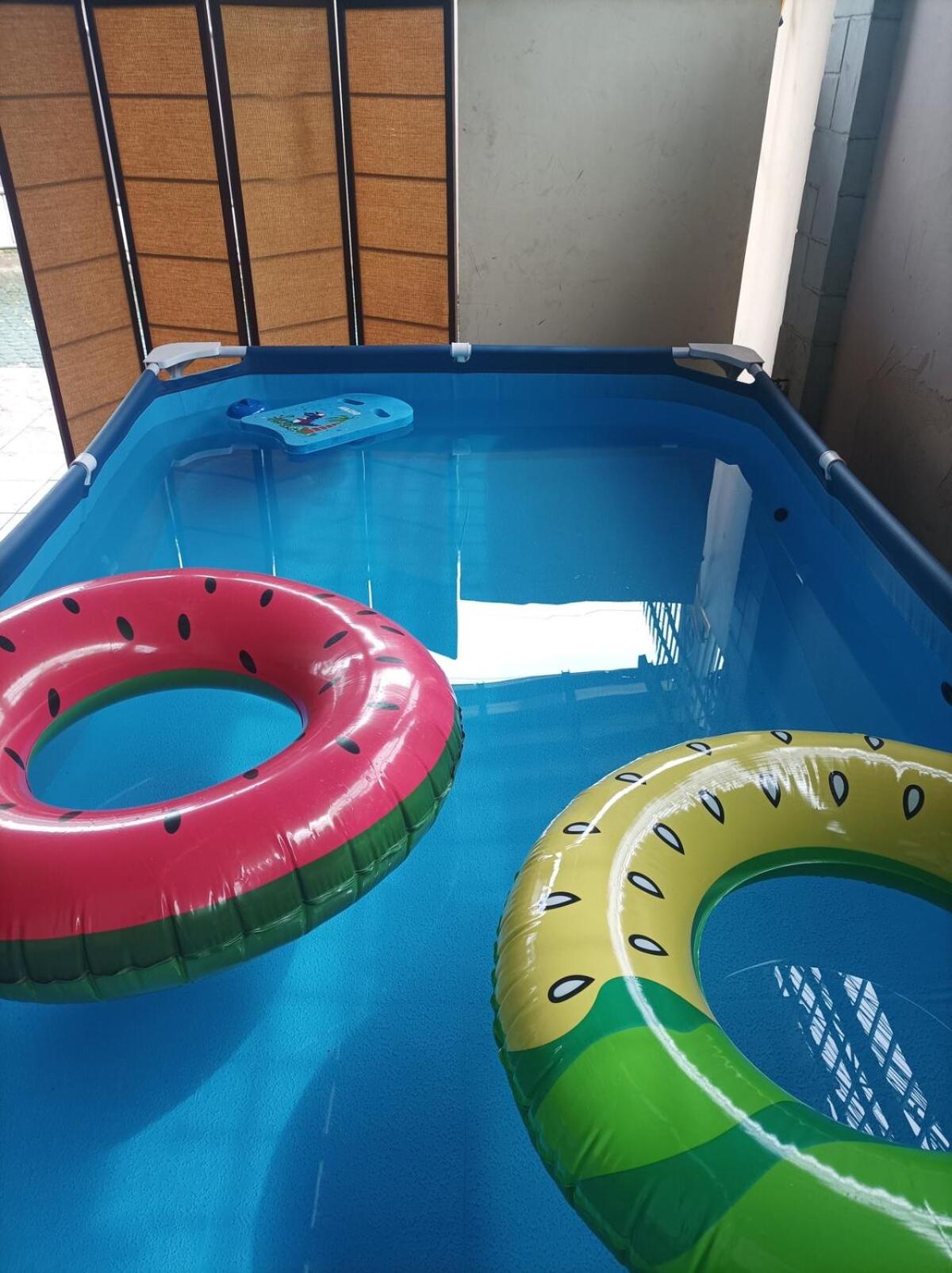 Spacious 3-Floor 6-BR Home, Pool, BBQ, KTV, WIFI
