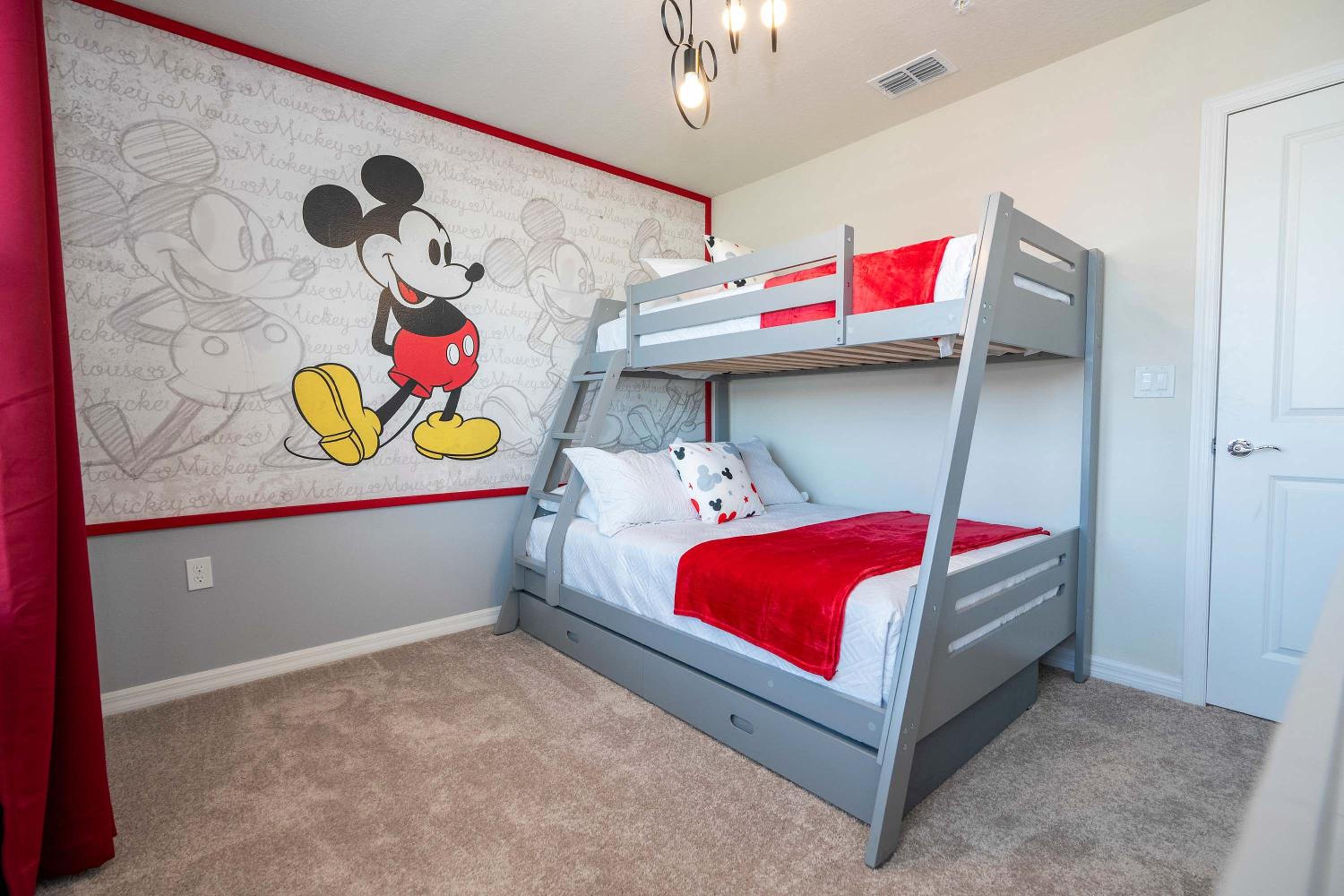 Luxury Private Pool & Themed Rooms Close to Disney 1282