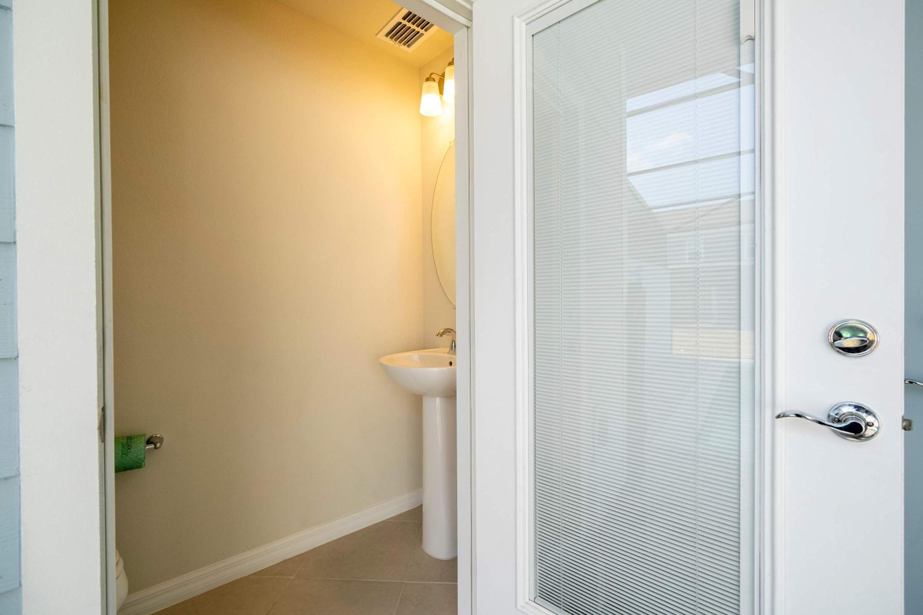 Luxury Private Pool & Themed Rooms Close to Disney 1282